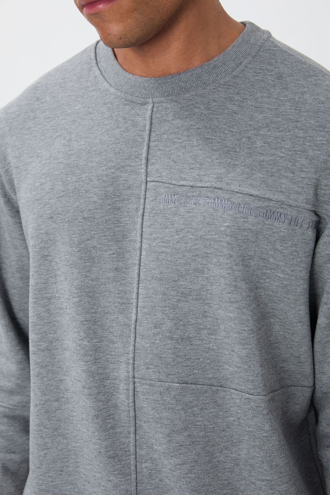 TOMMY Men's Solid Crew Neck Sweatshirt 2