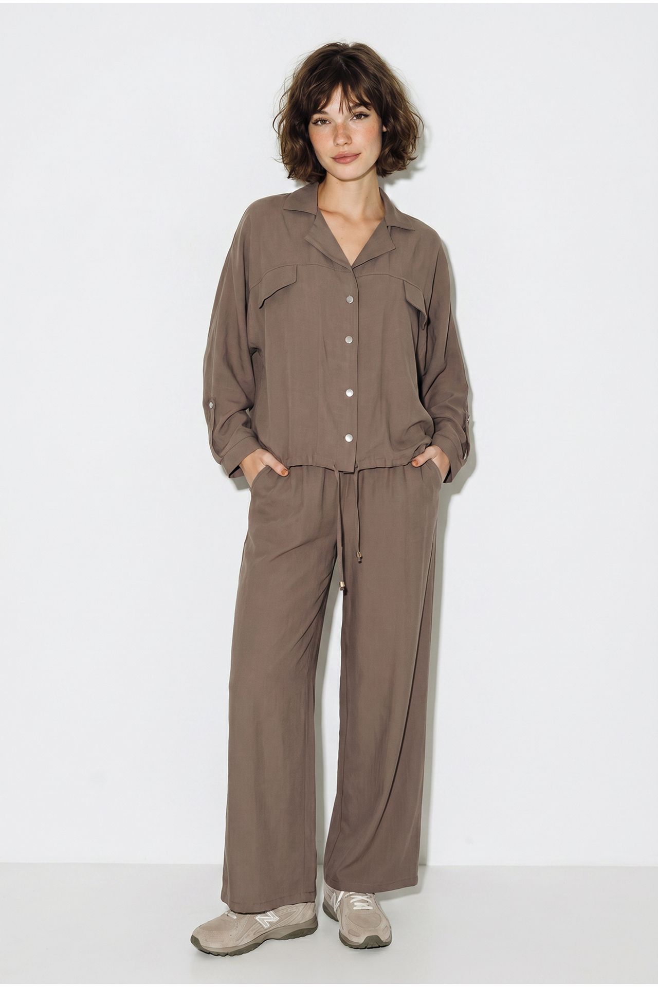 LUCCI Two-Piece Crepe Blouse And Wide-Leg Trousers 3