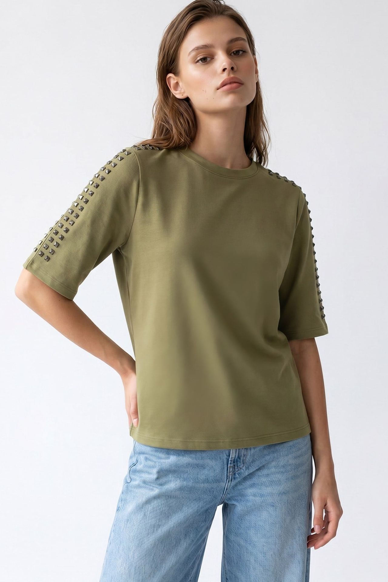 MIXRAY Crew Neck Stone Blouse