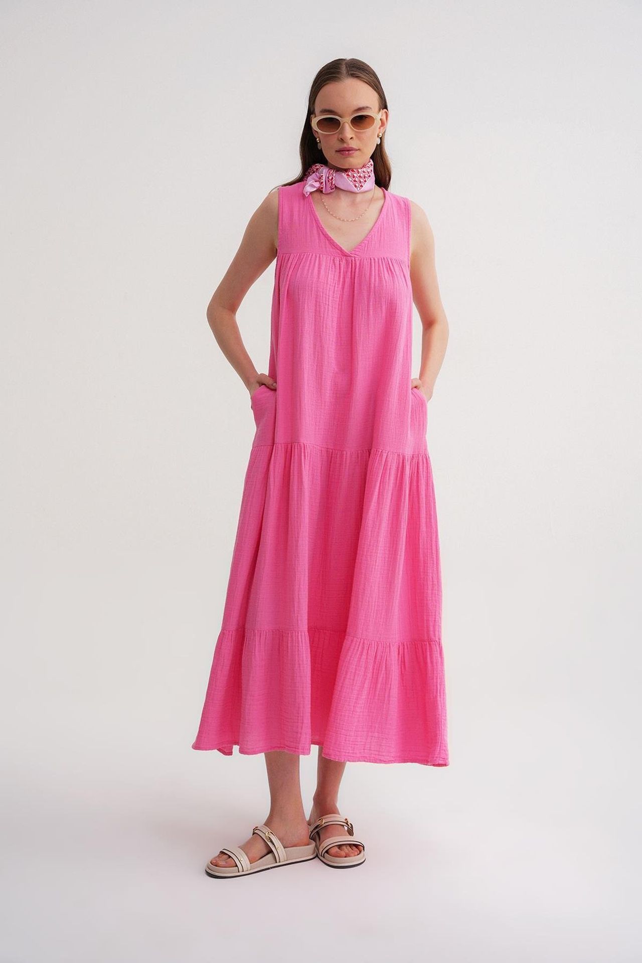 Mixray Sleeveless V-Neck Muslin Midi Dress with Pockets 2