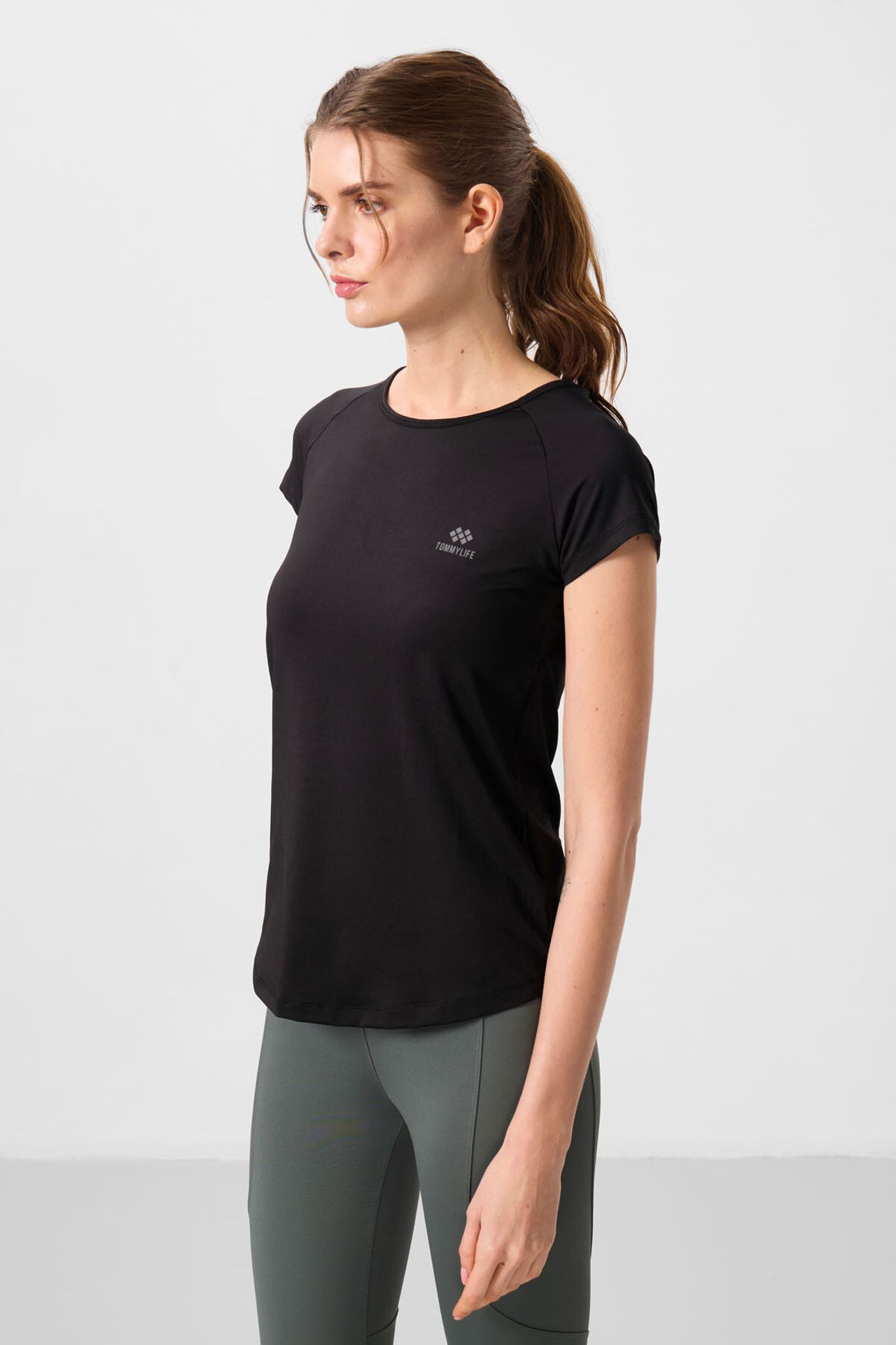 TOMMY Women's Short-Sleeve Crew Neck T-Shirt 4