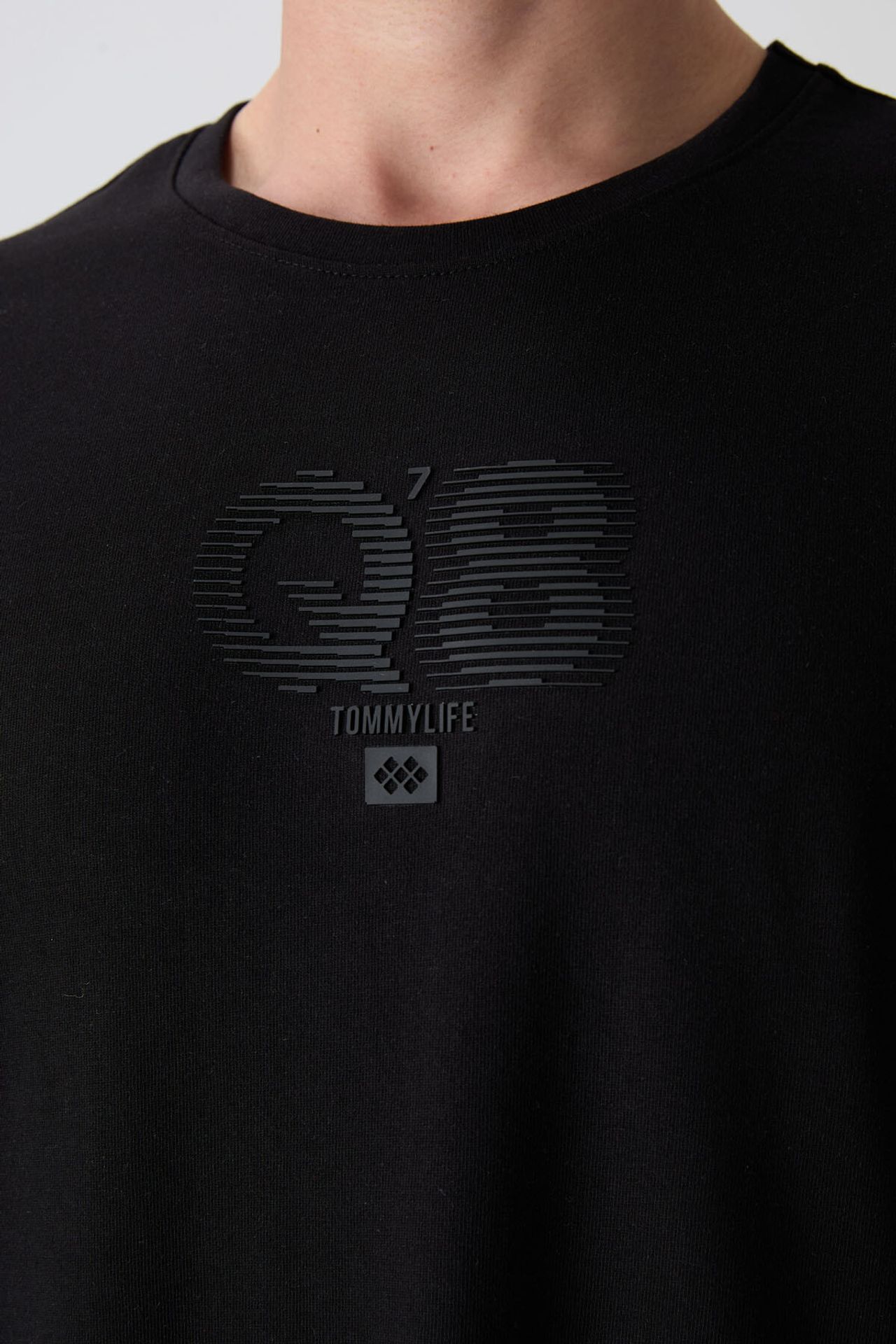 TOMMY Oversized Printed Logo Crew Neck T-Shirt 3