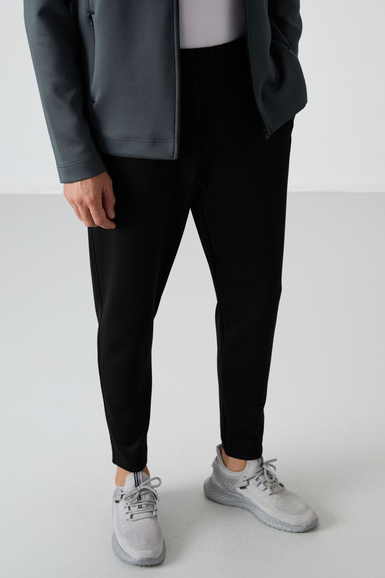 TOMMY Men's Scuba Active Set With Zip Collar 6
