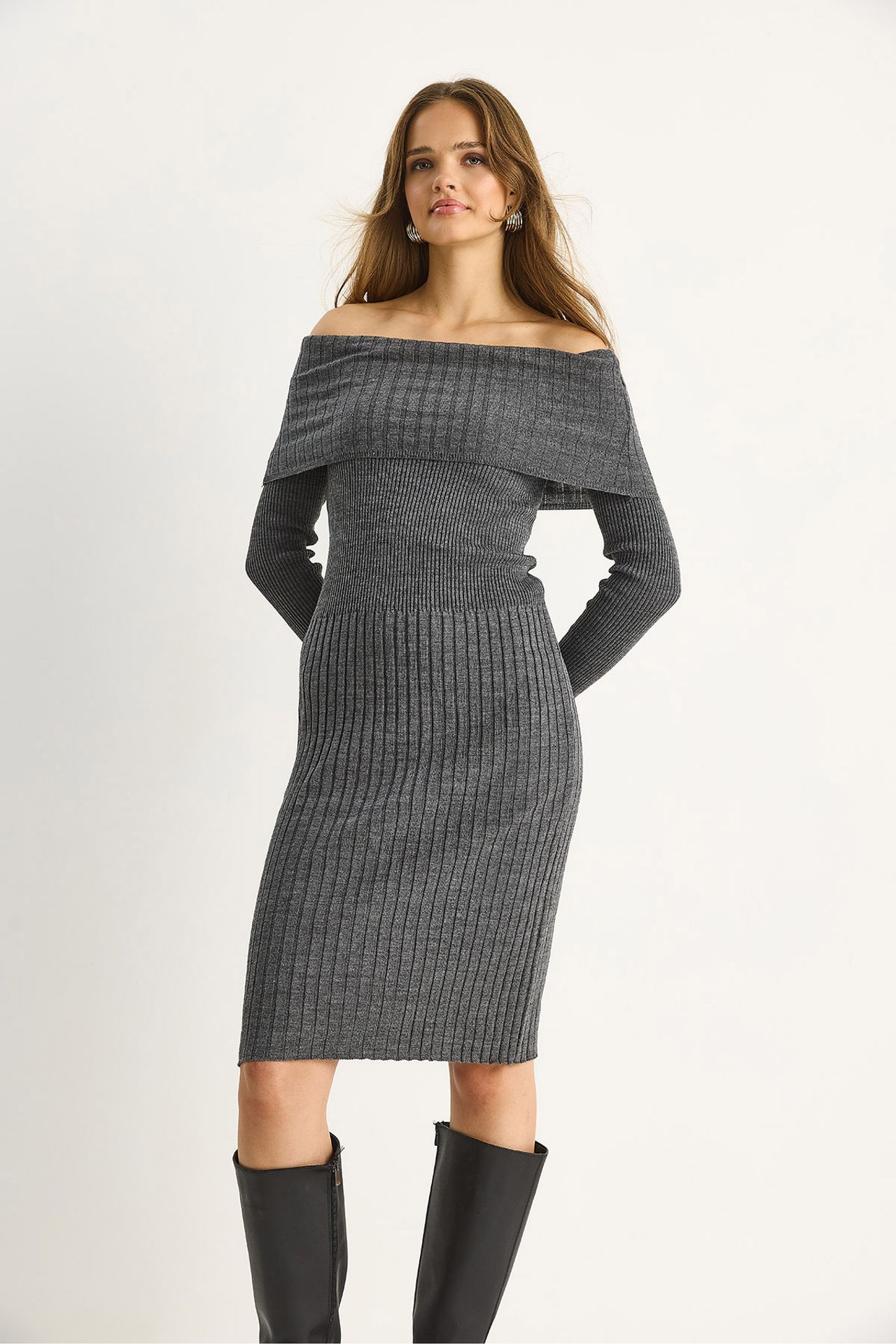 LUCCI Ribbed Midi Dress