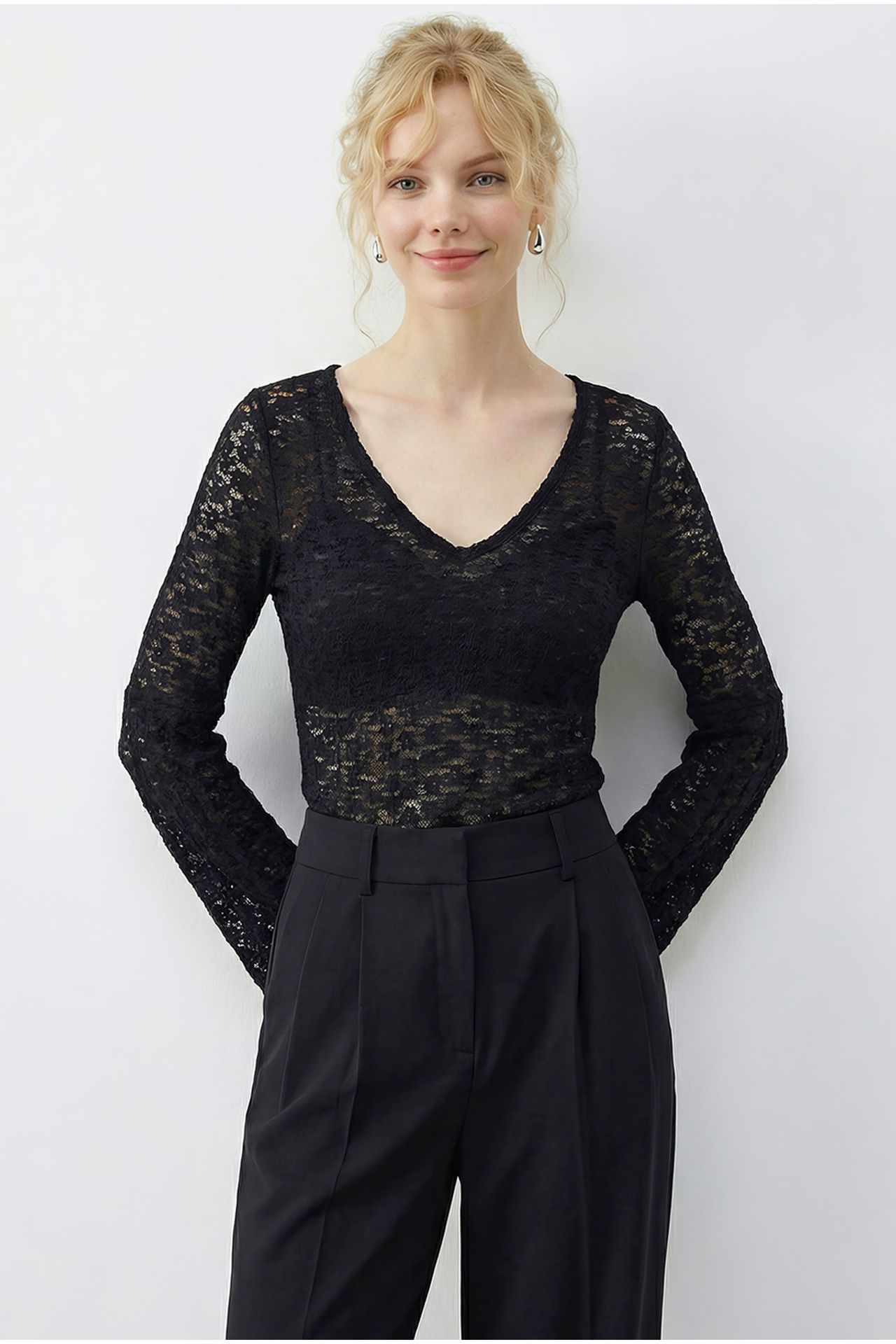 LUCCI Women's V-Neck Lace Blouse 3