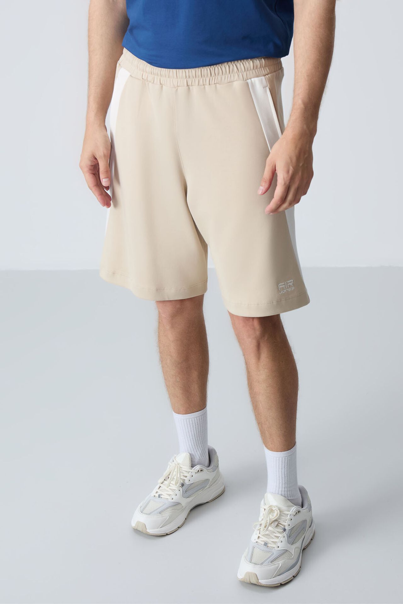 TOMMY Men's Cotton Blend Sweat Shorts 3