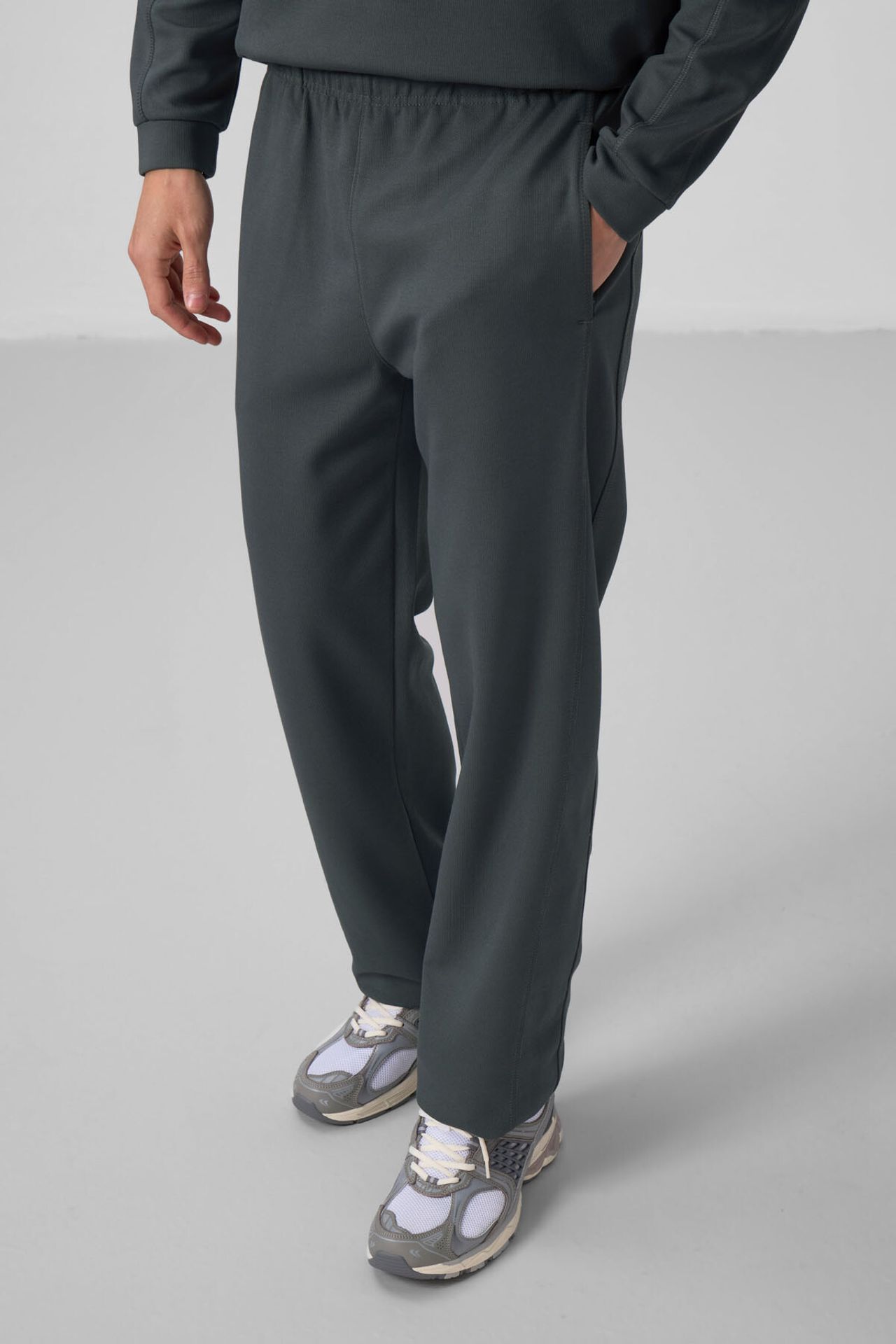 TOMMY Men's Oversized Sweatshirt And Pants Set 3