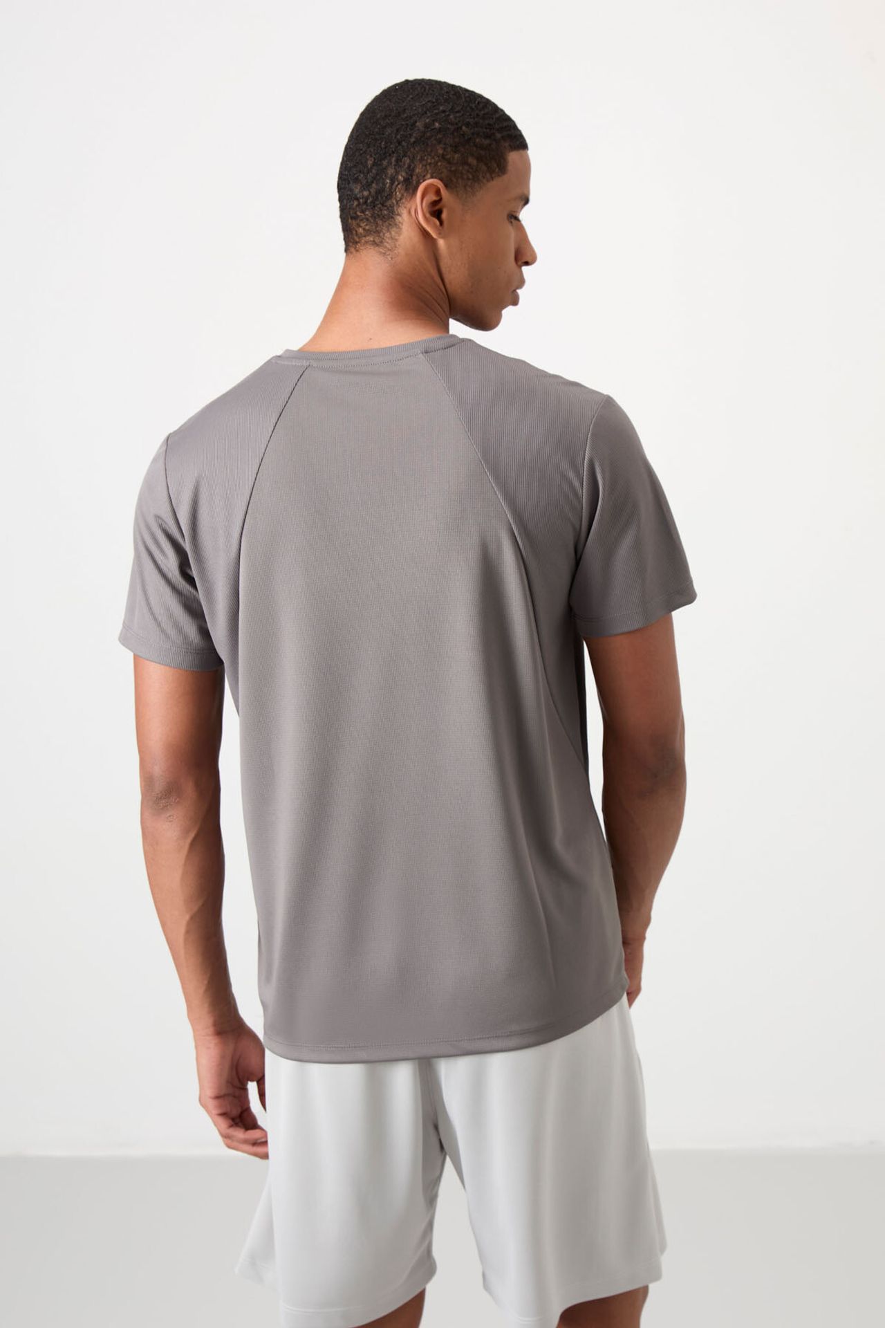 TOMMY Men's Solid Crew Neck T-Shirt 5