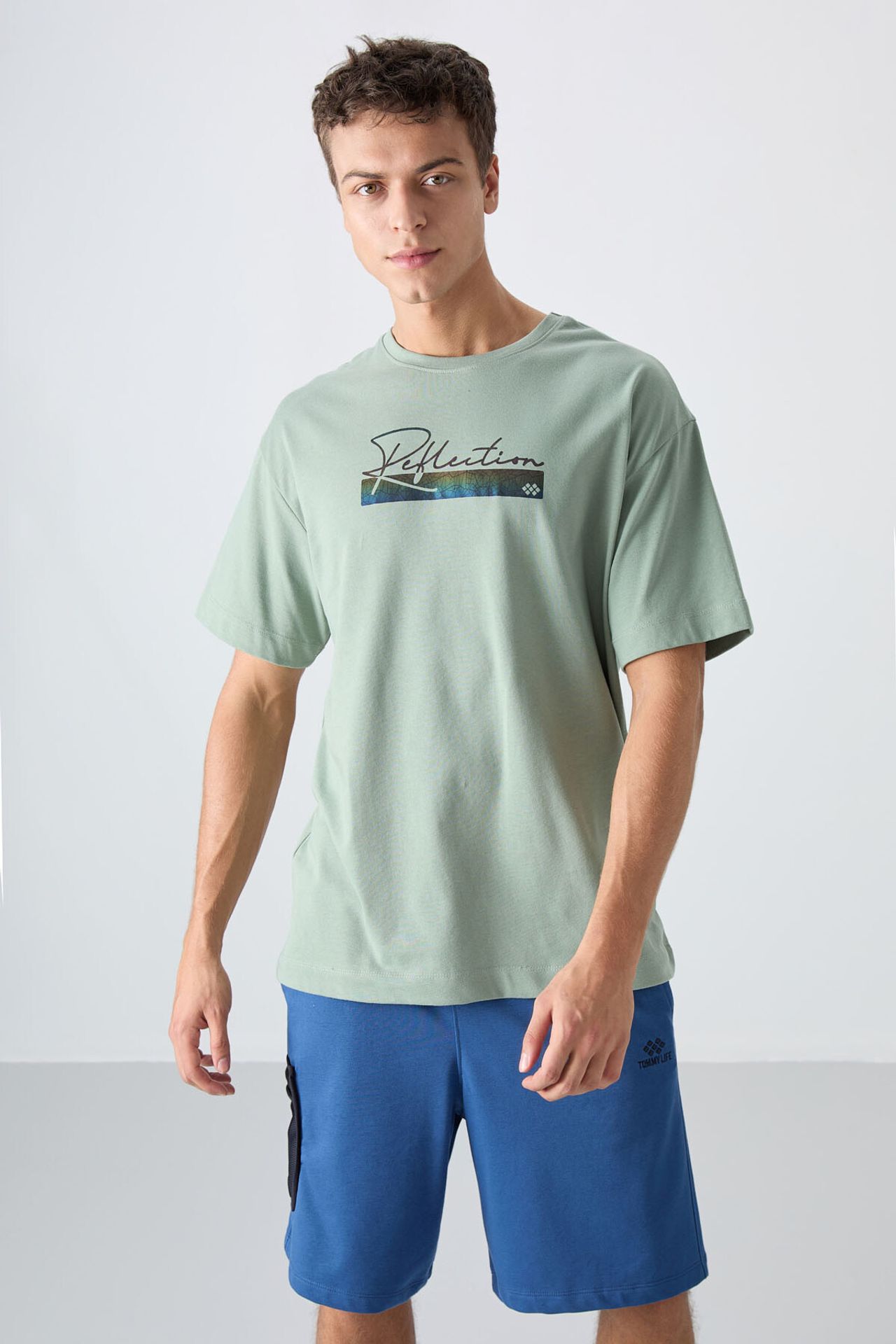 TOMMY Oversized Logo Crew Neck T-Shirt 4