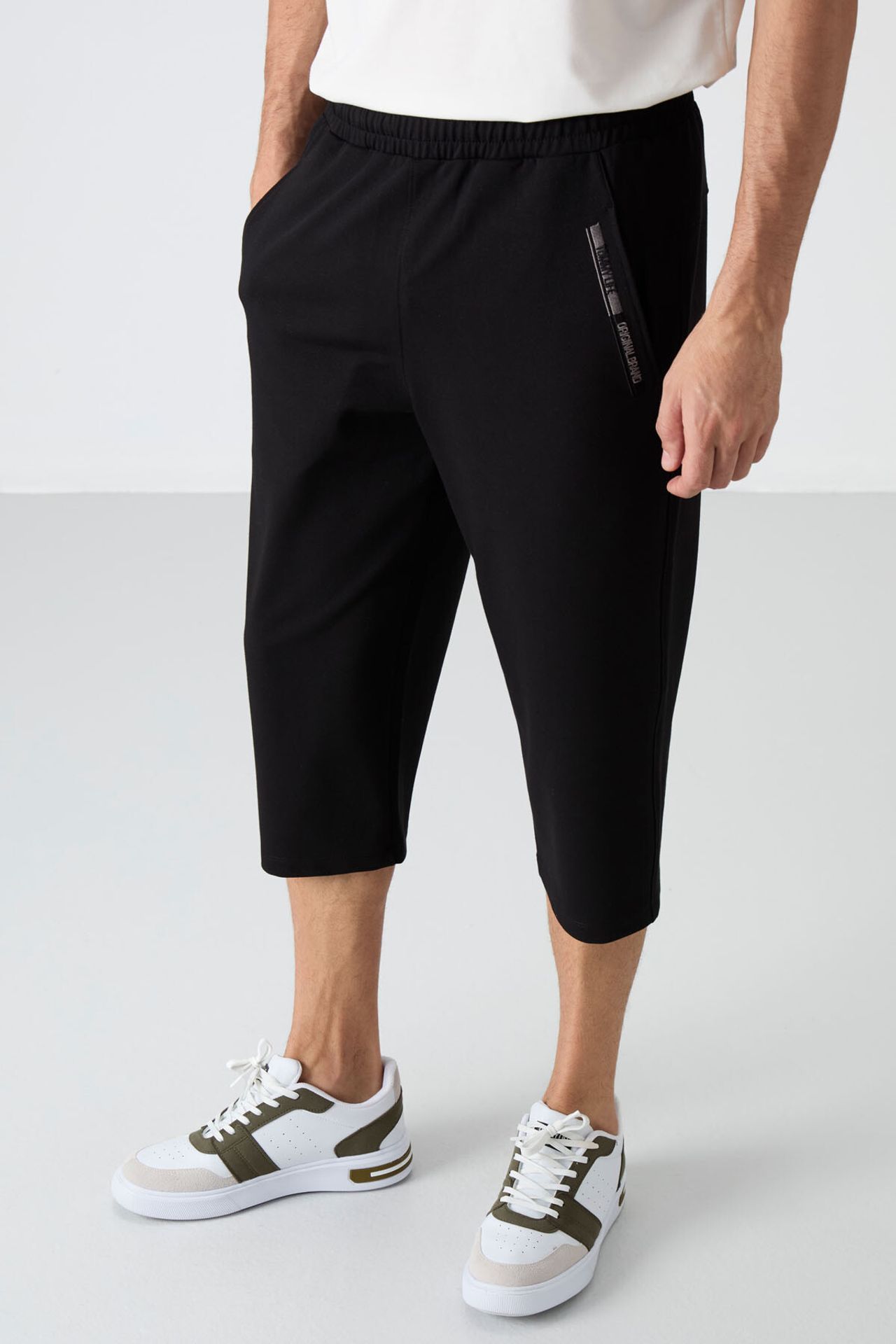 TOMMY Men's Mid-Waist Capri Shorts 4