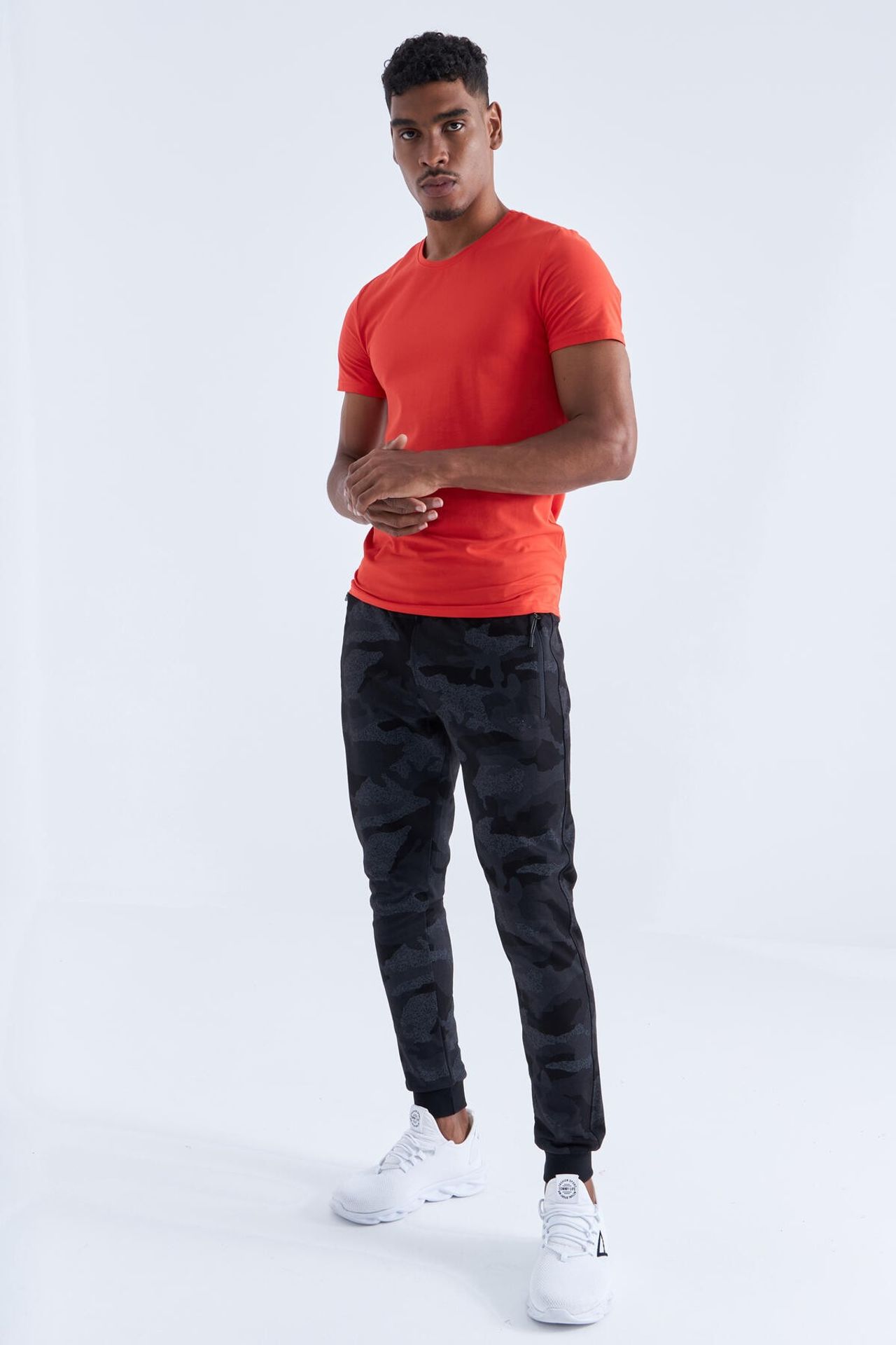TOMMY Men's Camouflage Slim Fit Sweatpants 2