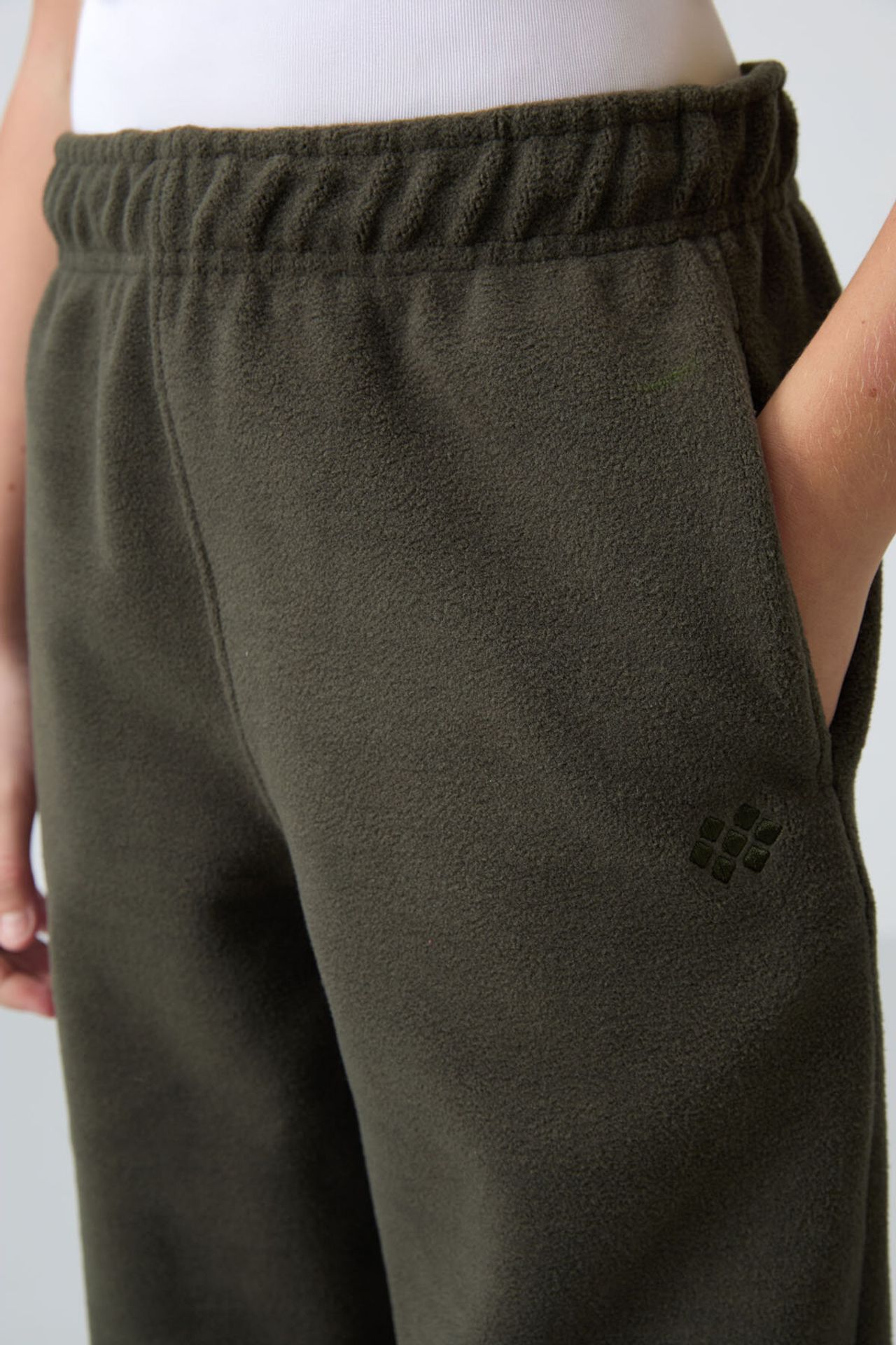 TOMMY Youth Plain Joggers 4