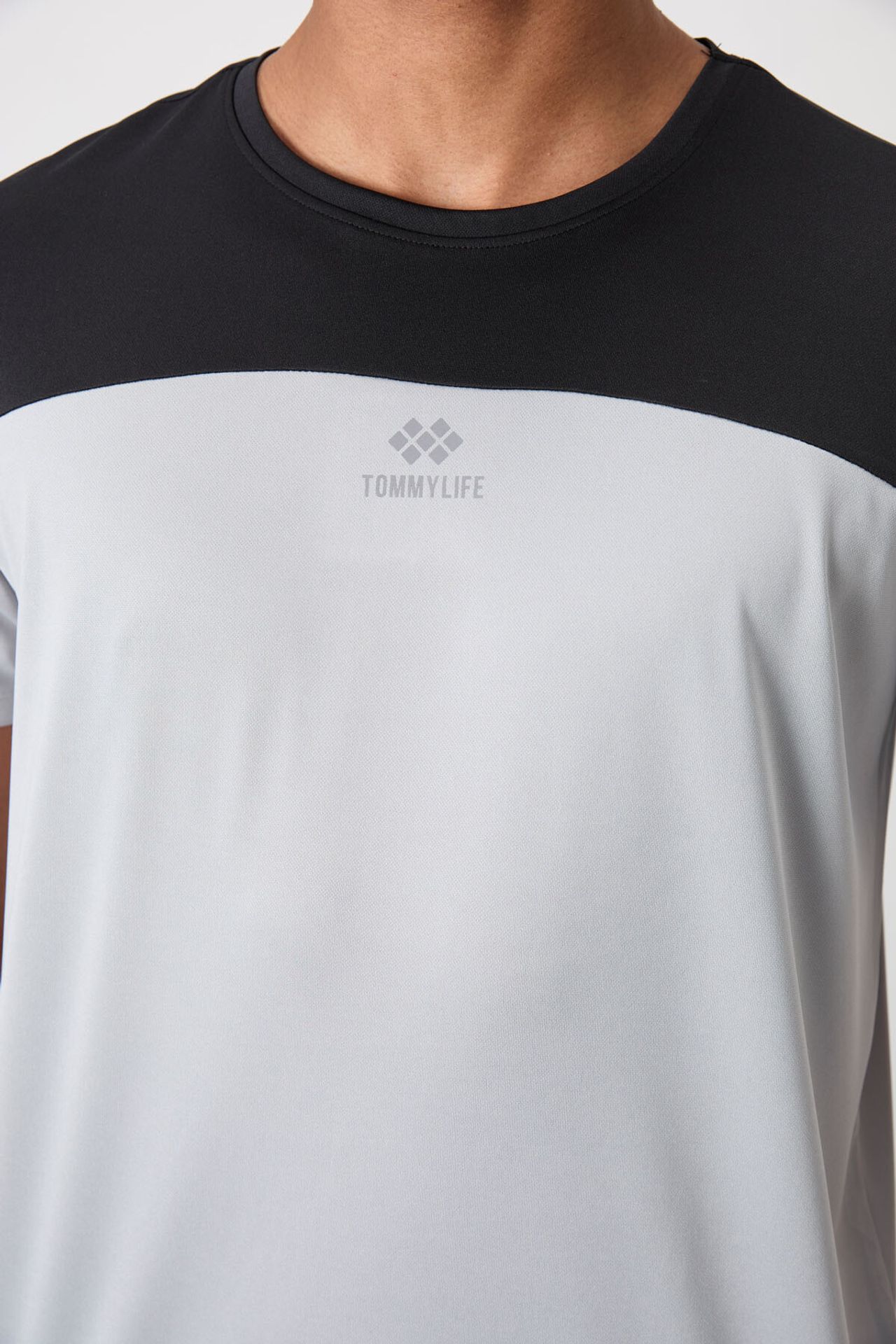 TOMMY Men's Colour-Blocked Crew Neck T-Shirt 3