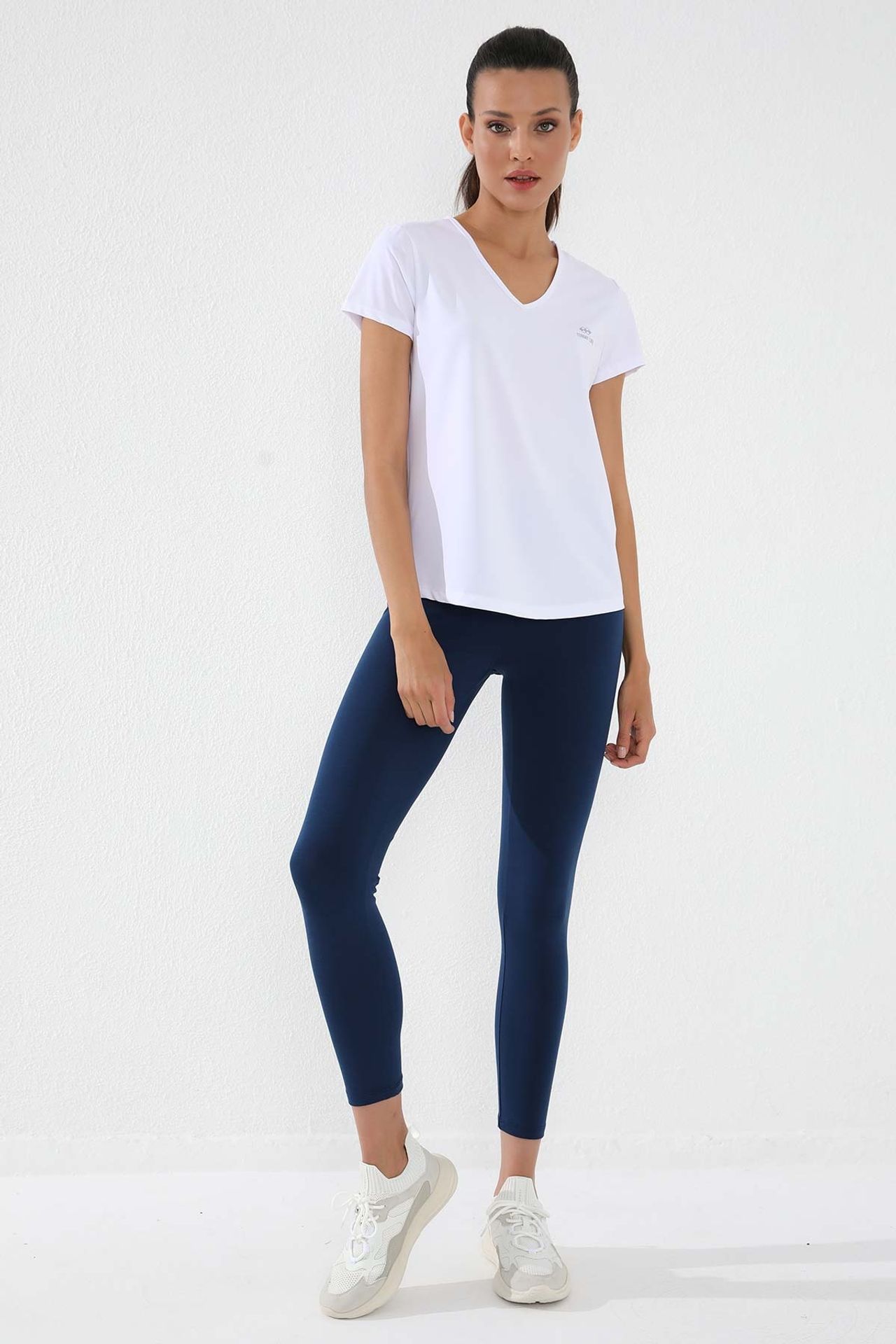 TOMMY Women's Plain V-Neck Short-Sleeve T-Shirt 4