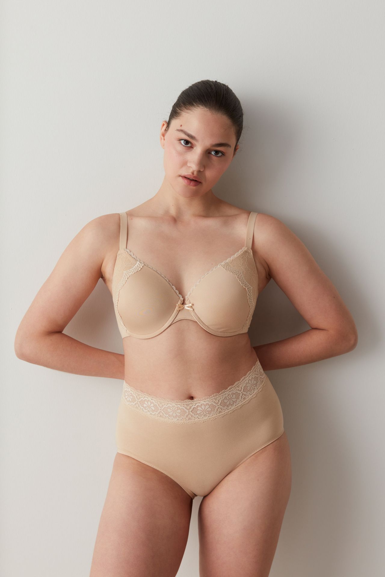 PENTI My Form Shaping Lace Detail Underwired Unpadded Bra