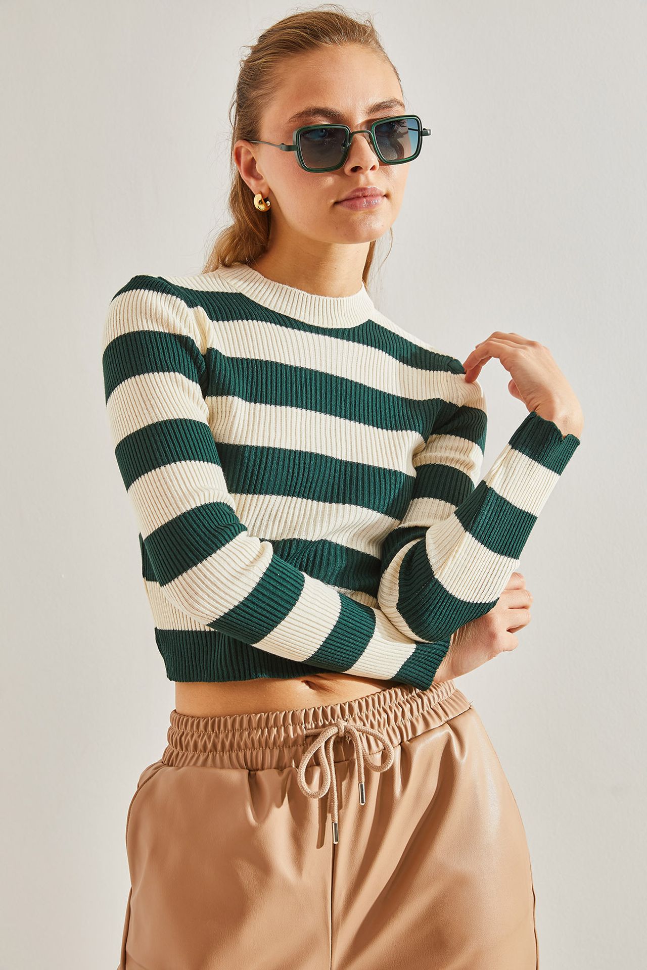 LUCCI Striped Crop Blouse with Crew Neck