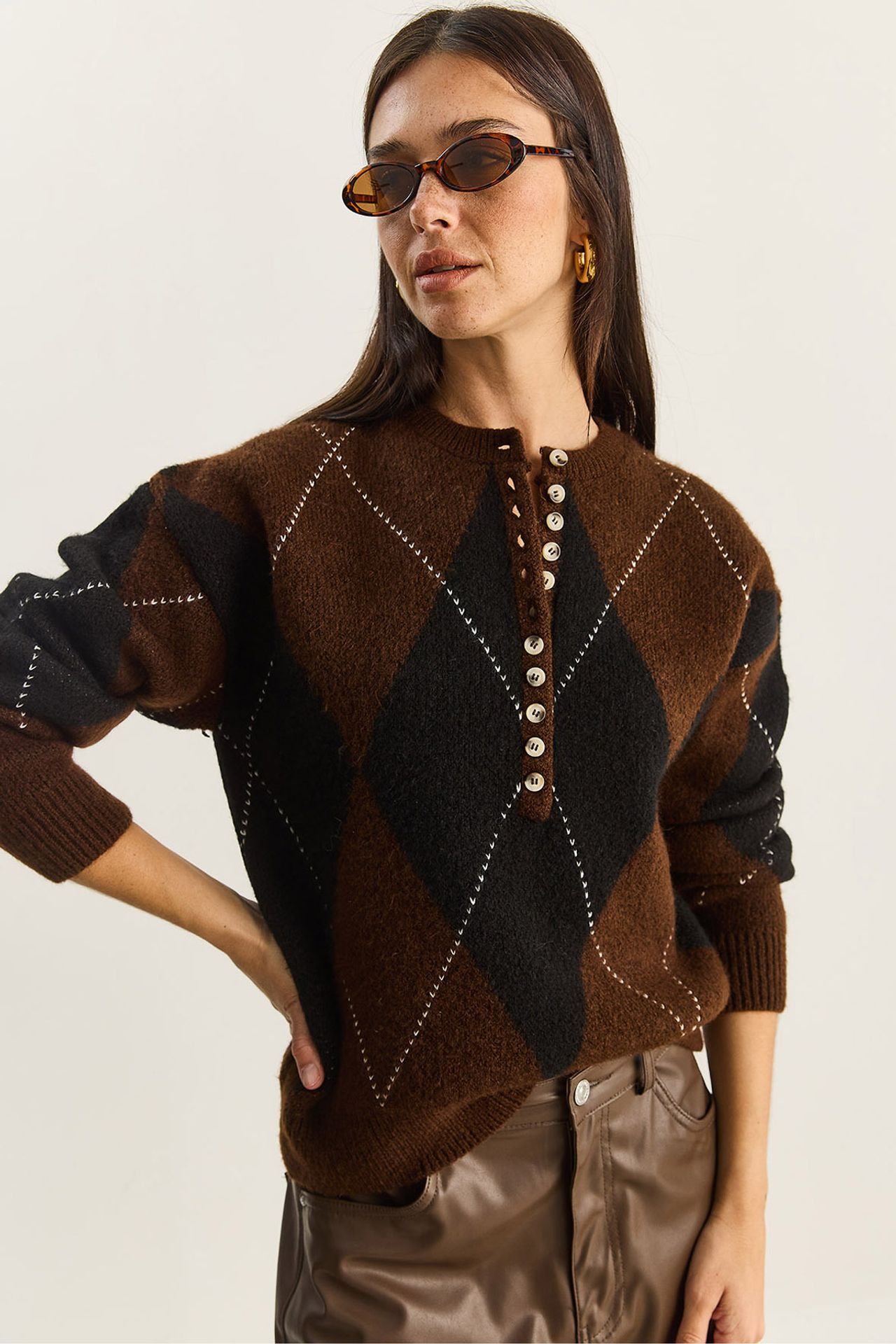 LUCCI Knit Crew Neck Sweater with Button Closure 1