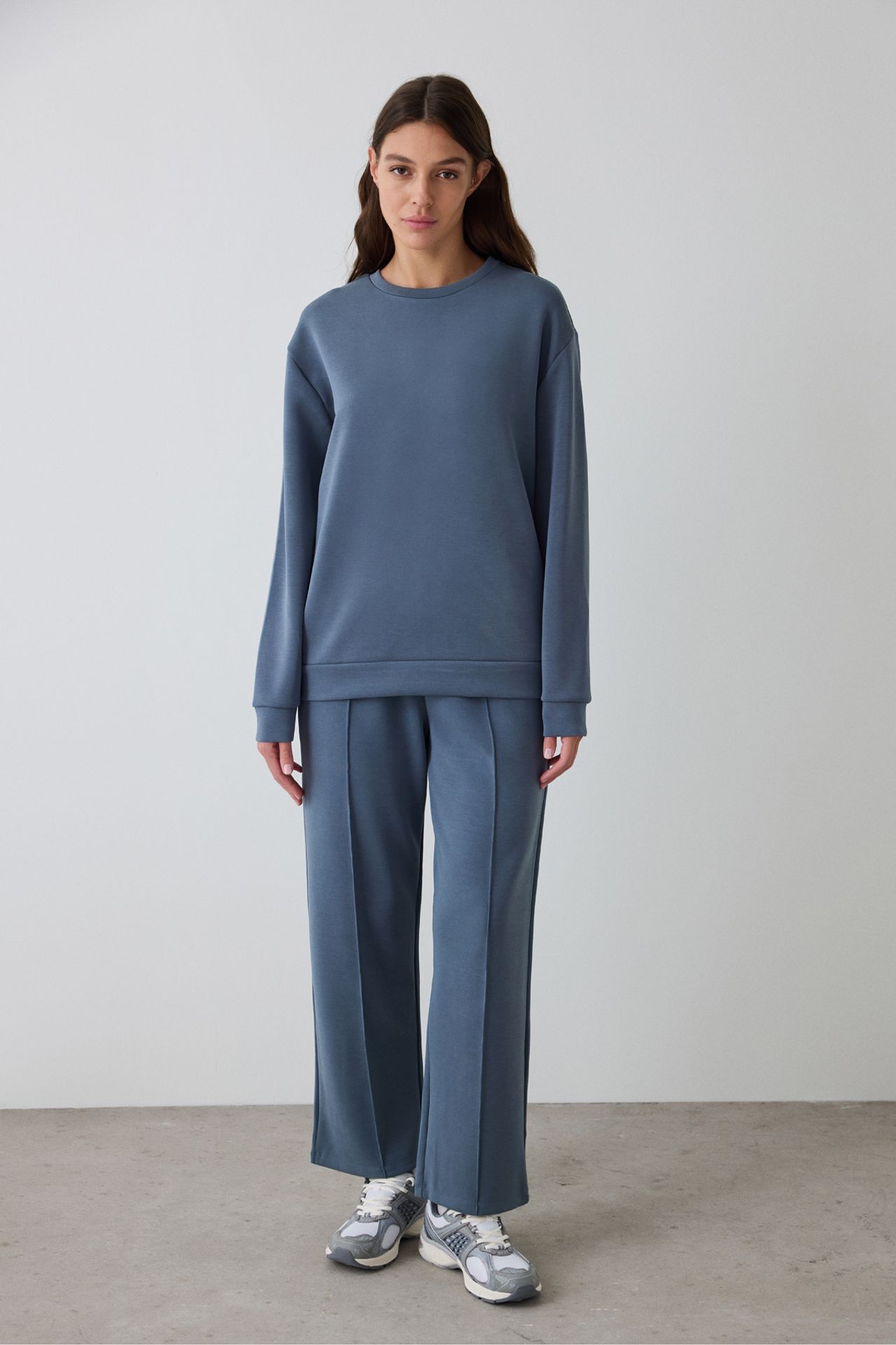 PENTI Crew Neck Oversized Short Modal Sweatshirt 4