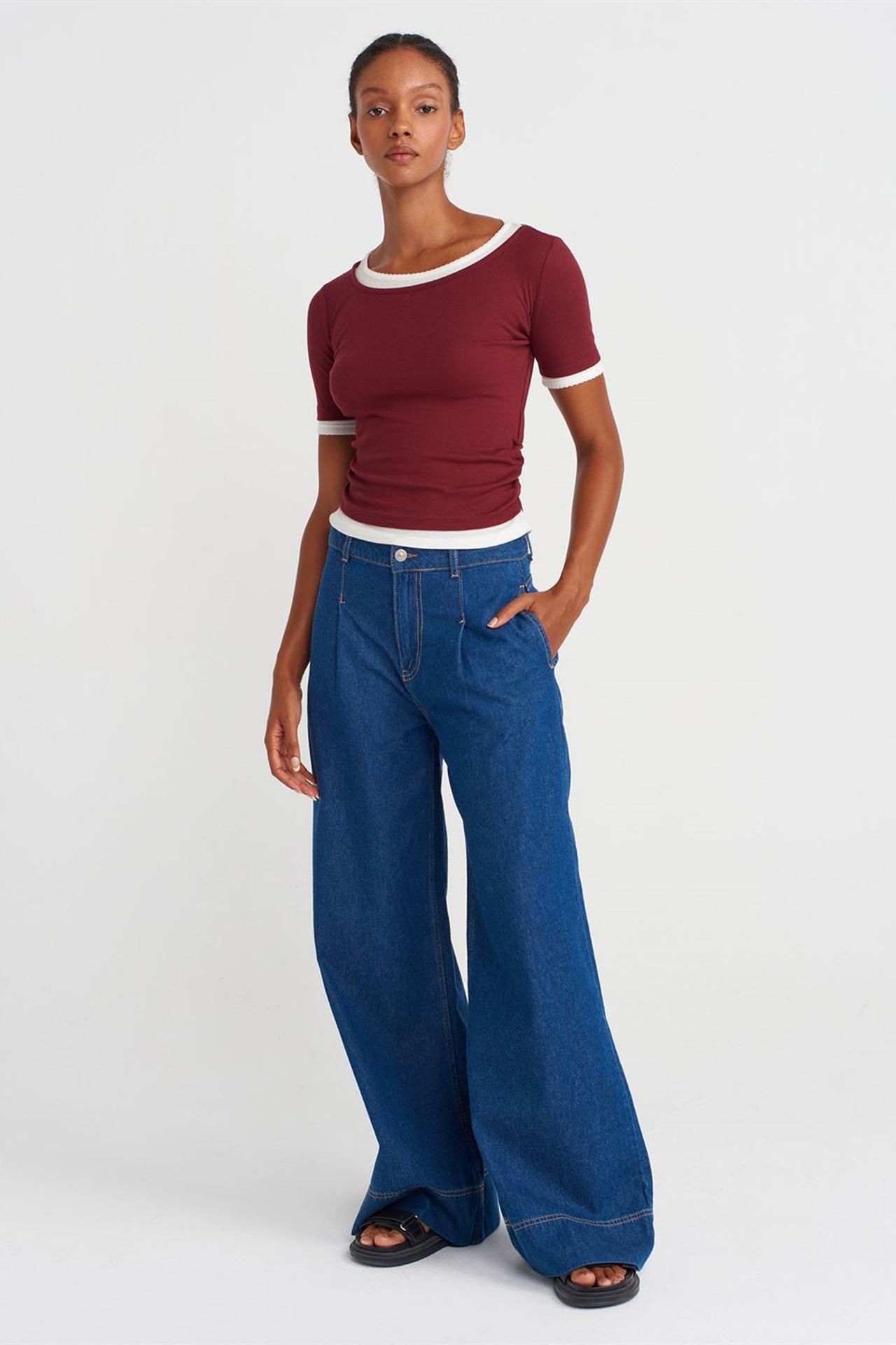 DILVIN Kadın Kısa Slim Fit Bisiklet Yaka Tişört 4