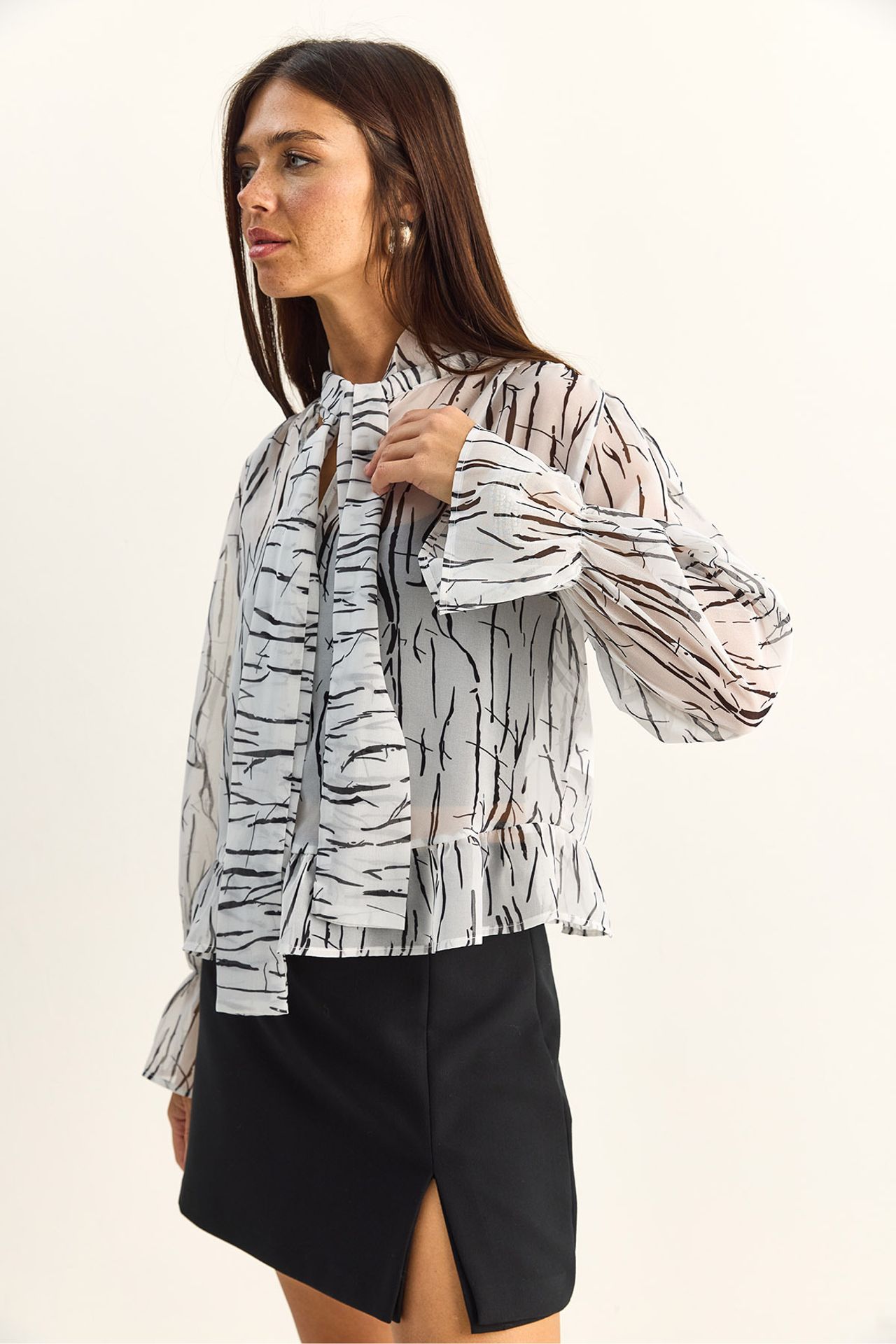 LUCCI Abstract Print Choker Collar Chiffon Blouse with Tie Detail 3