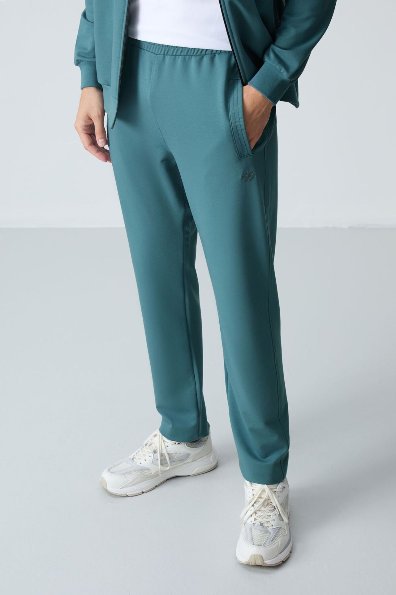 TOMMY Men's Zip-Collar Sweatshirt And Pants Set 4