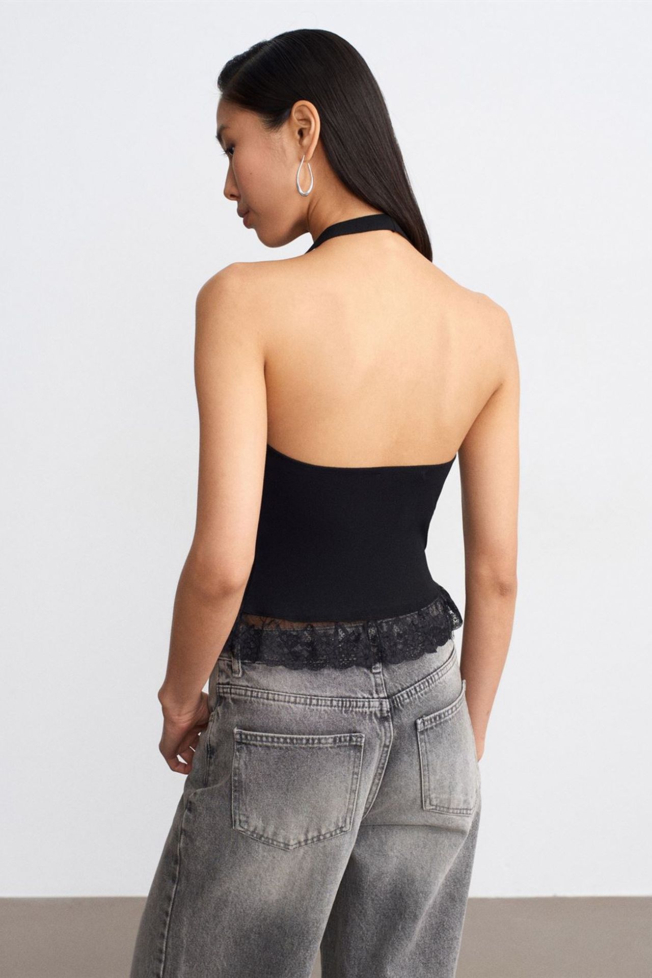 DILVIN Ribbed Lace Halterneck Blouse 2