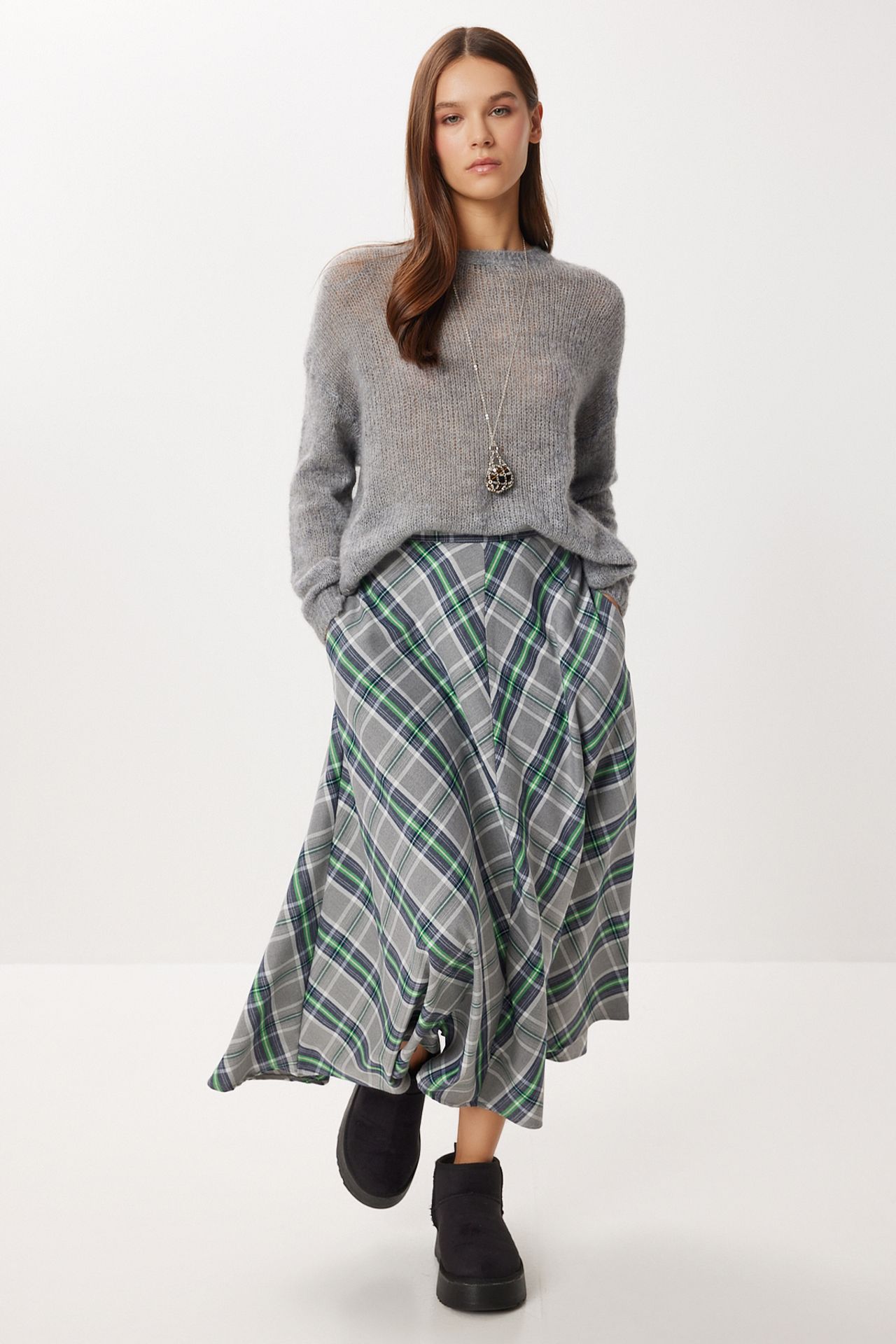 ISTANBUL Pocket Detailed Long Plaid Skirt with Zipper Closure 2