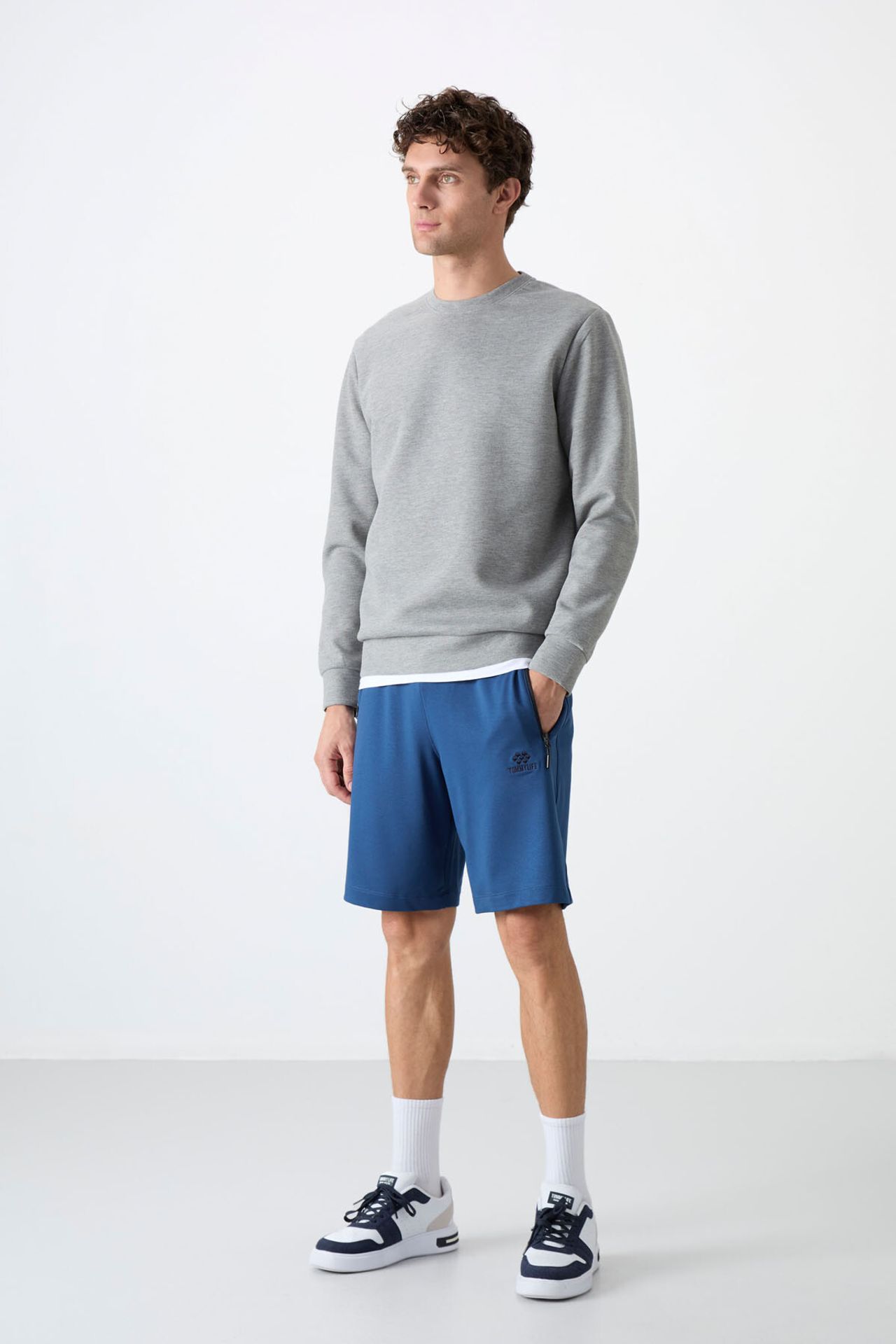 TOMMY Men's Plain Crew Neck Sweatshirt 3