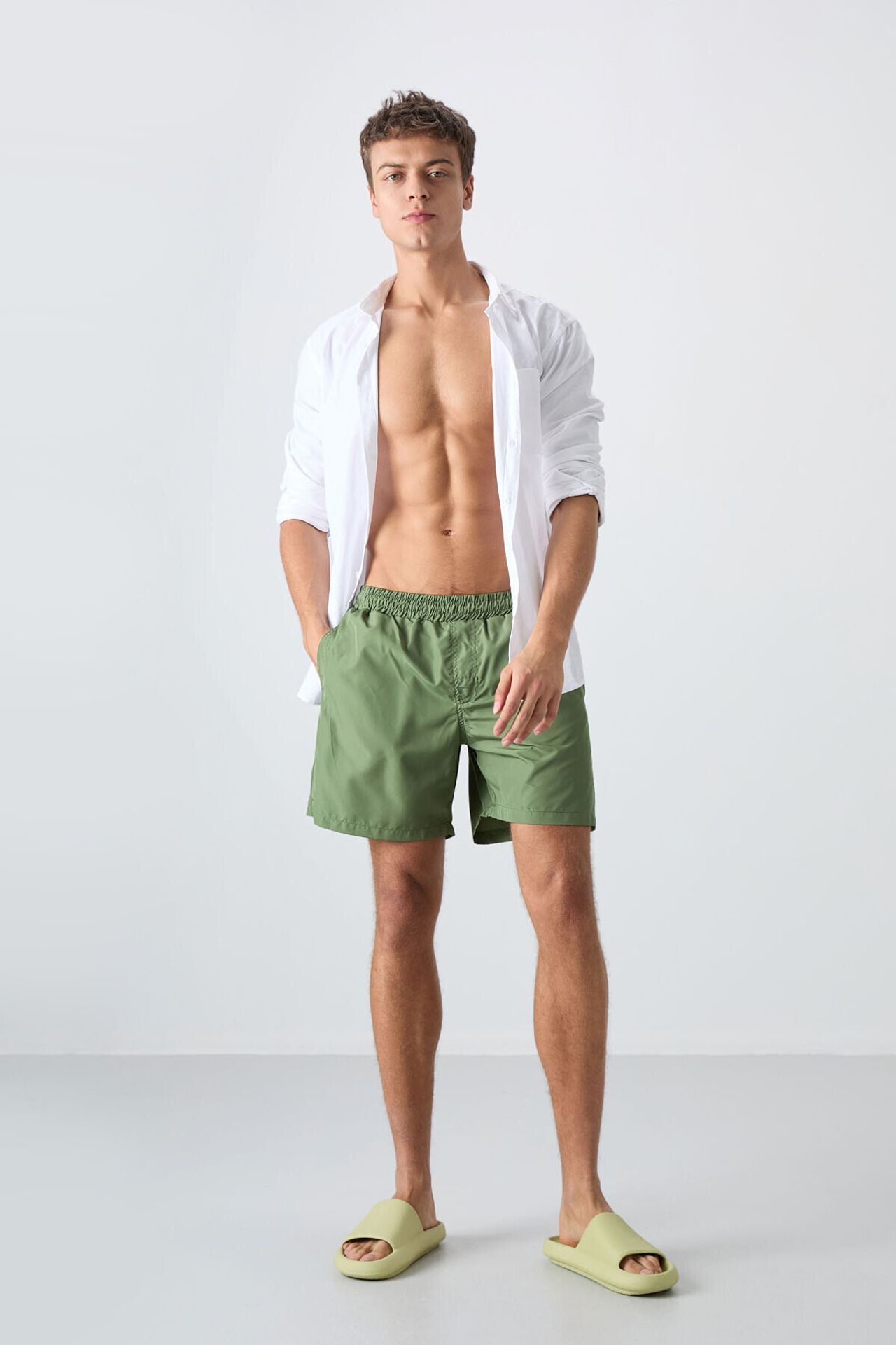 TOMMY Men's Mid Waist Swim Shorts 2