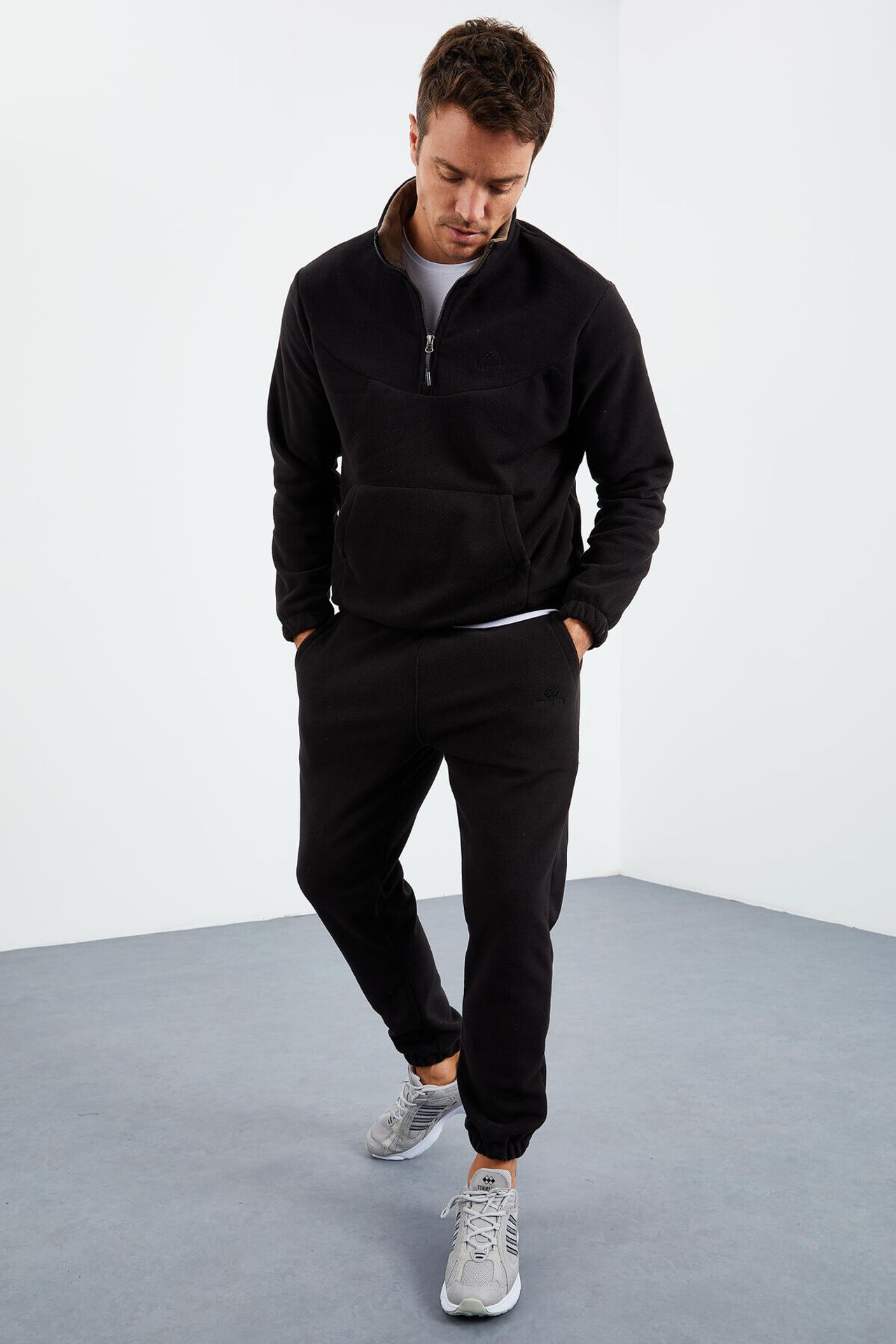TOMMY Men's Two-piece Plush Tracksuit 2