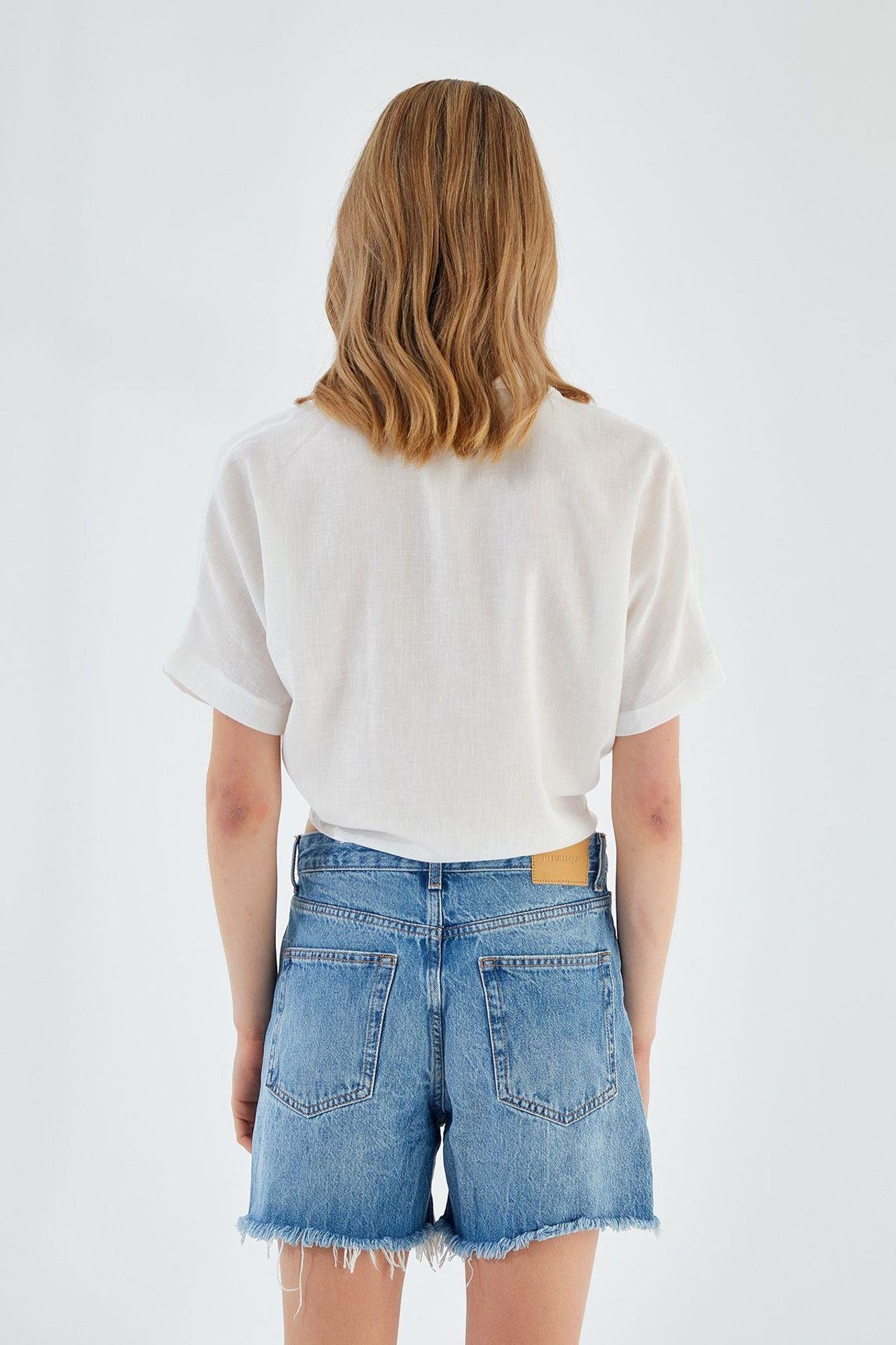 Mixray V-Neck Tie Closure Slim Fit Crop Shirt 5