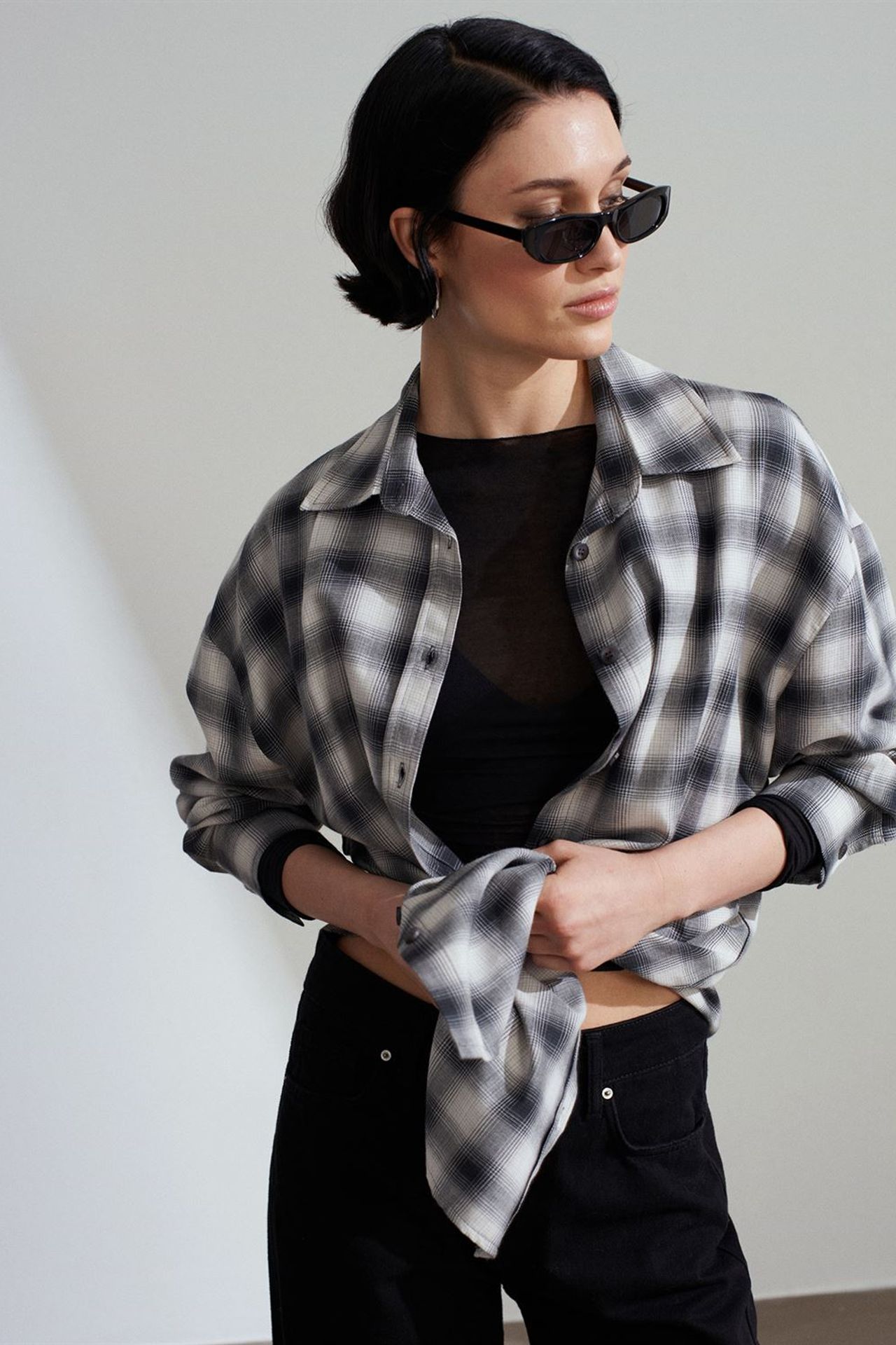 DILVIN Oversized Plaid Long-Sleeve Shirt 1