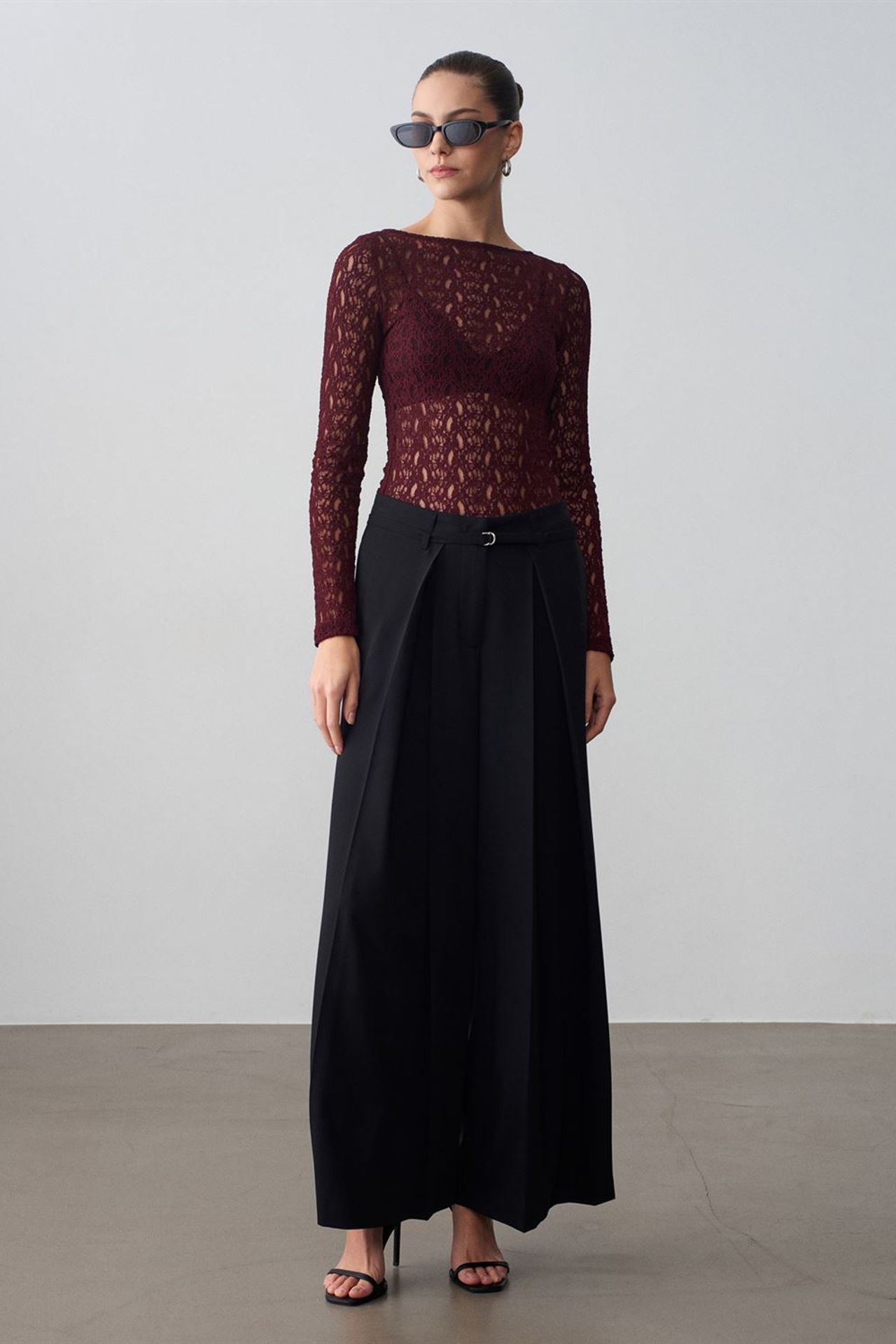DILVIN Slim Fit Lace Boat Neck Blouse 4