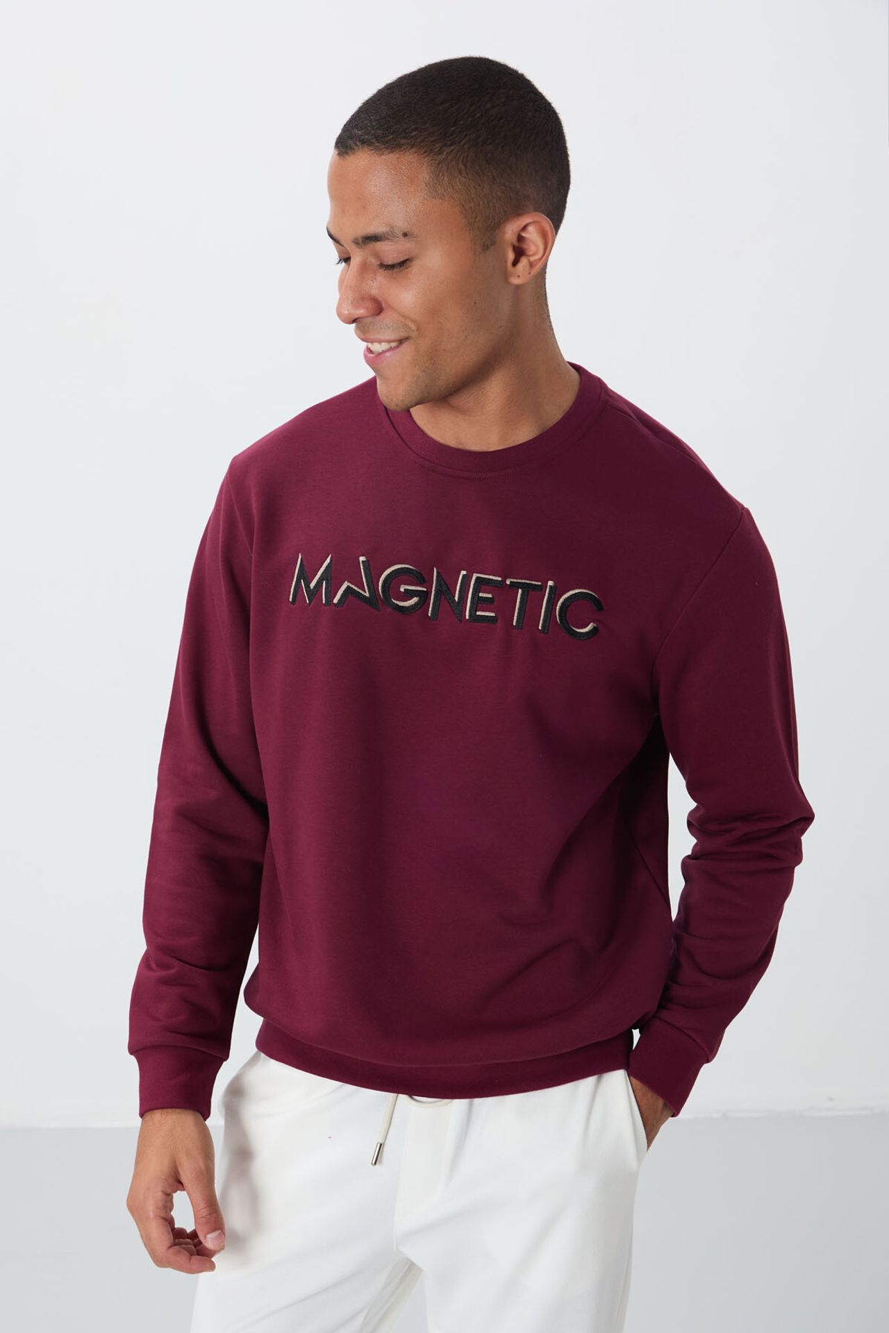TOMMY Men's Printed Crew Neck Sweatshirt 4
