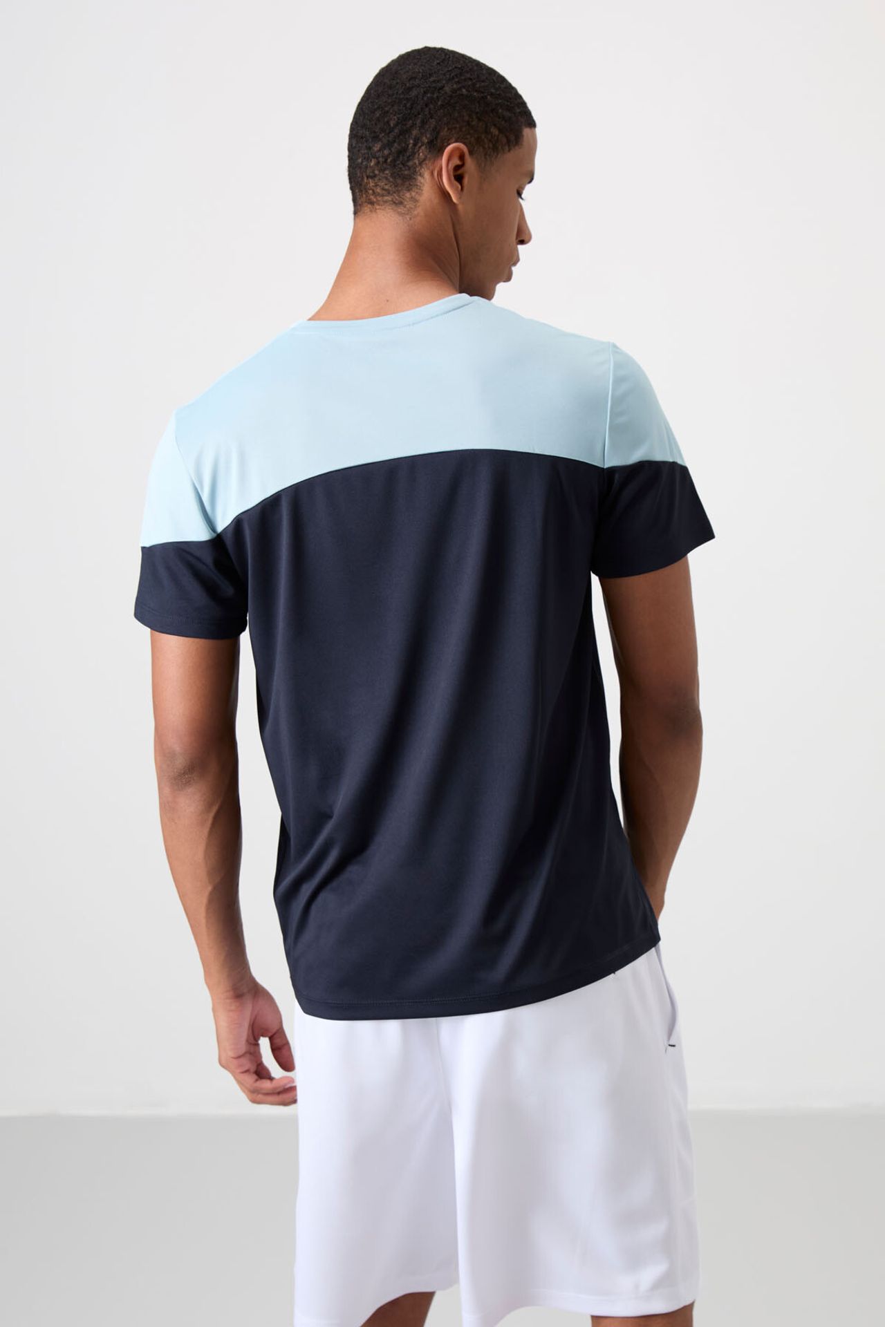 TOMMY Men's Colour-Blocked Crew Neck T-Shirt 5
