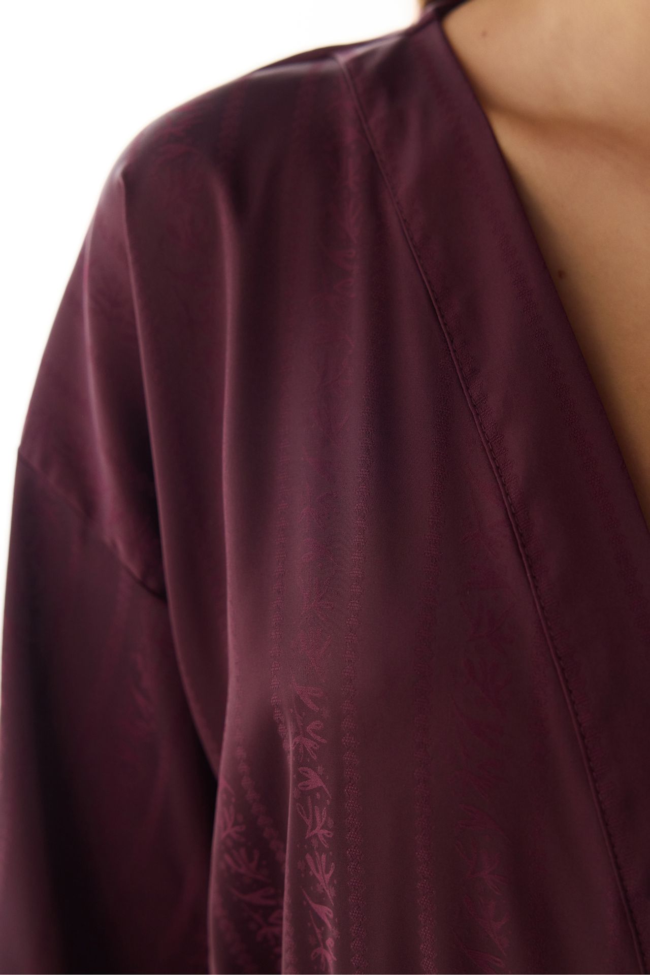 PENTI Aurora Floral-Sleeve Satin Robe 5