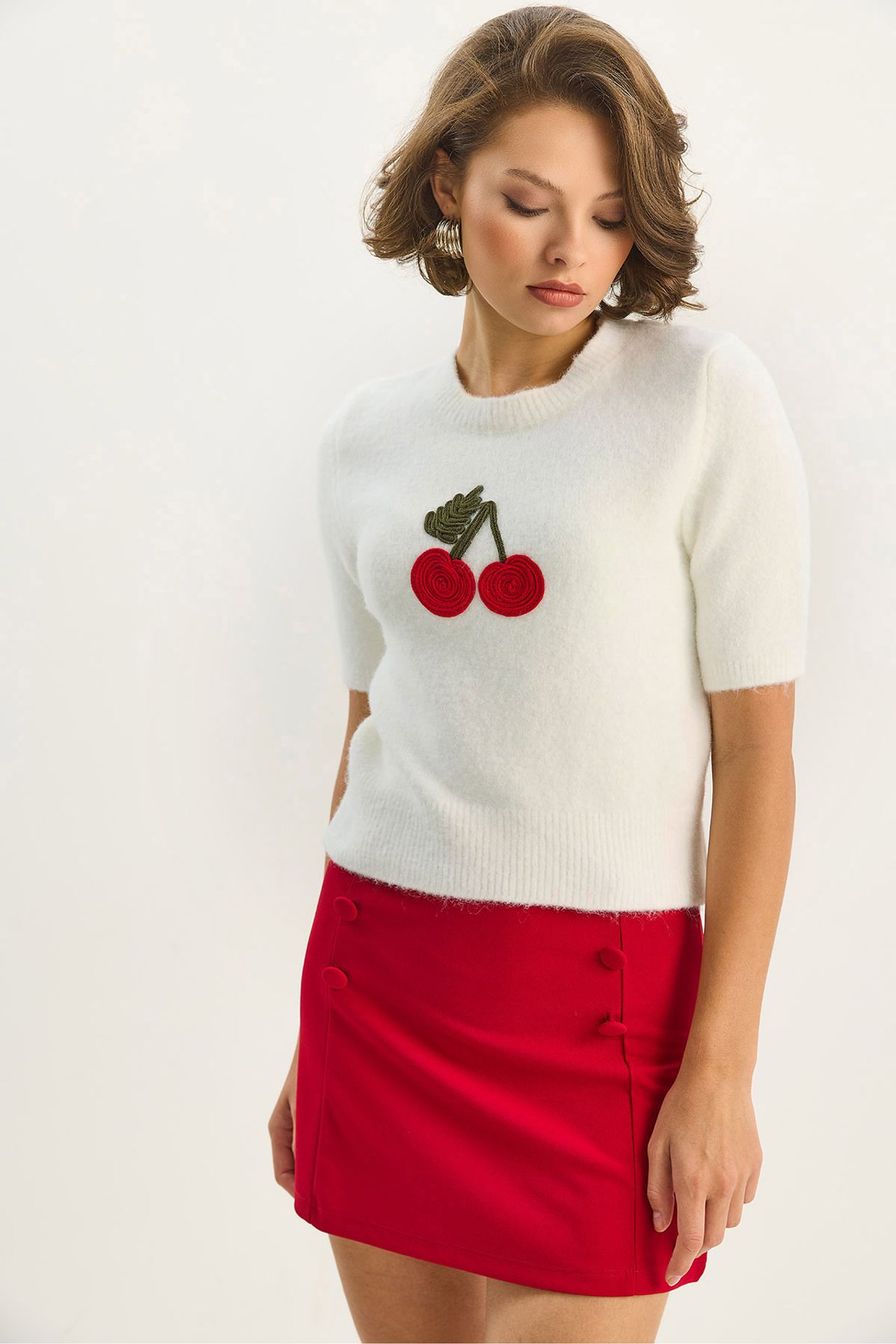 LUCCI Embroidered Crew Neck Sweater 3