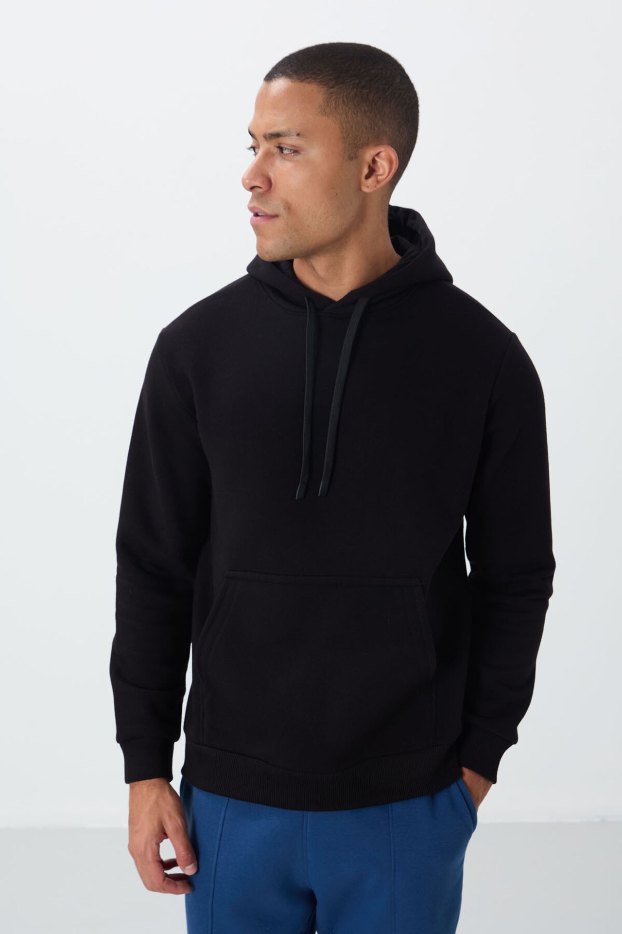 TOMMY Men's Solid Hooded Sweatshirt With Pocket 1