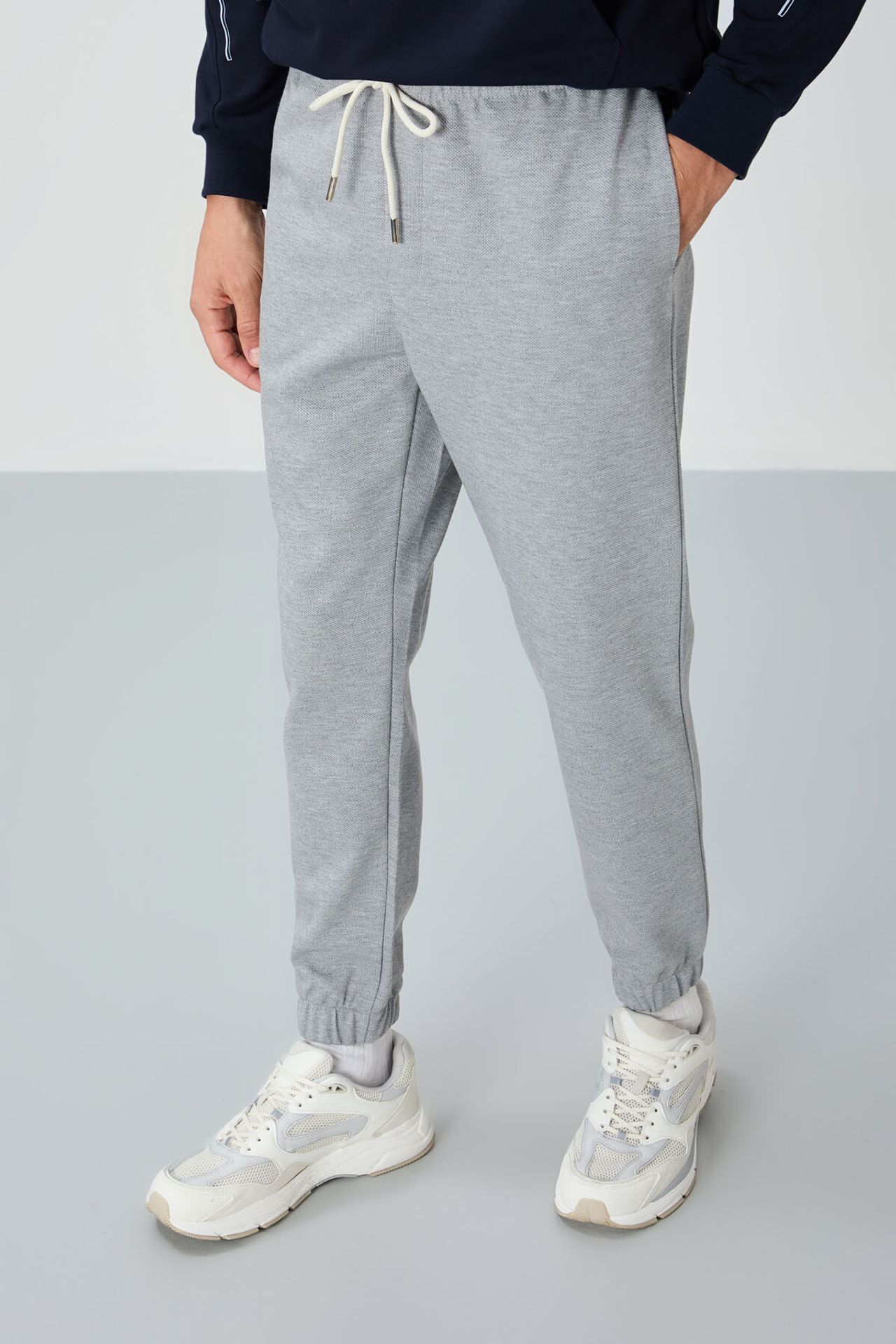 TOMMY Men's Regular Fit Fleece Sweatpants 2