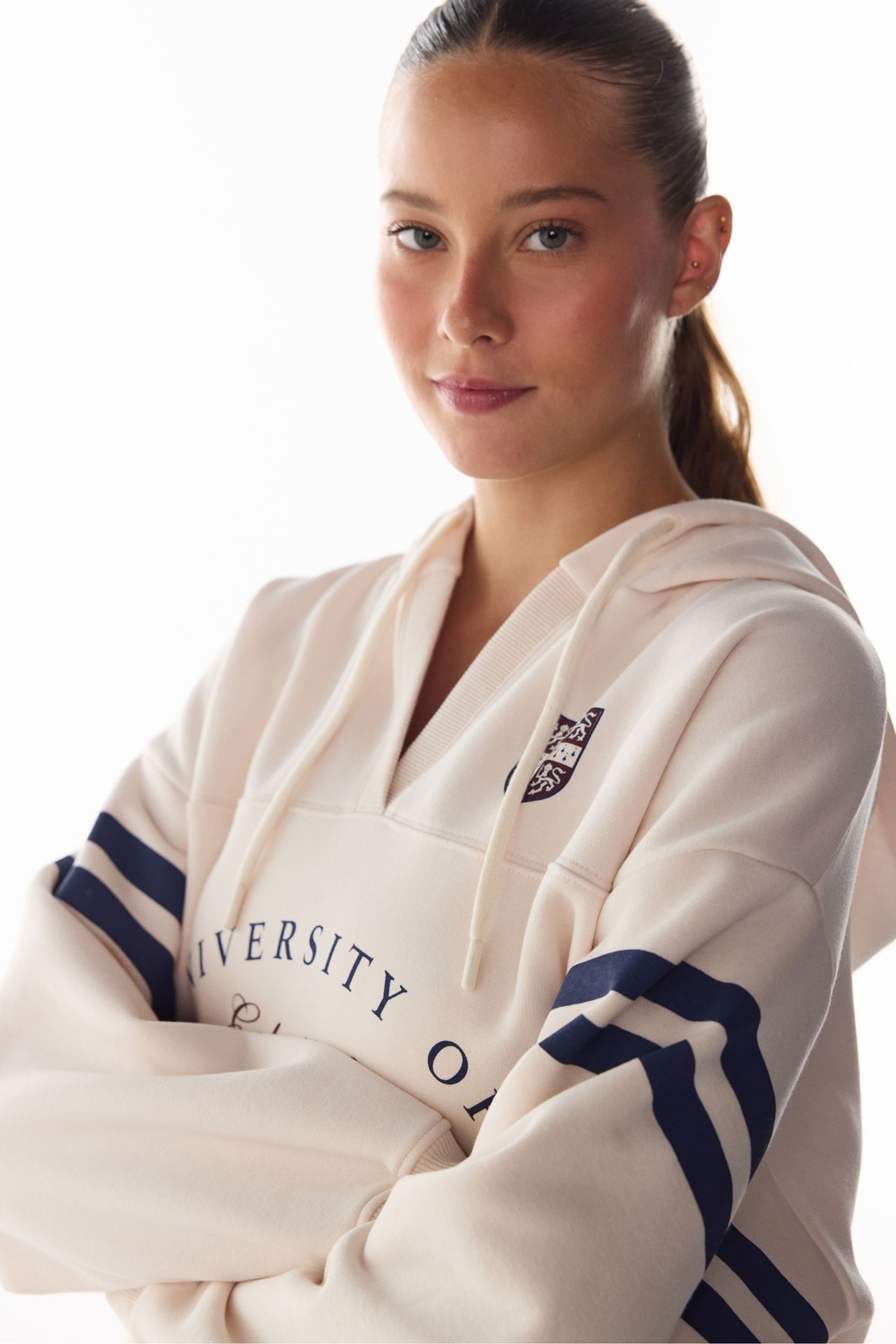 PENTI Cambridge Printed V-Neck Hooded Sweatshirt 2