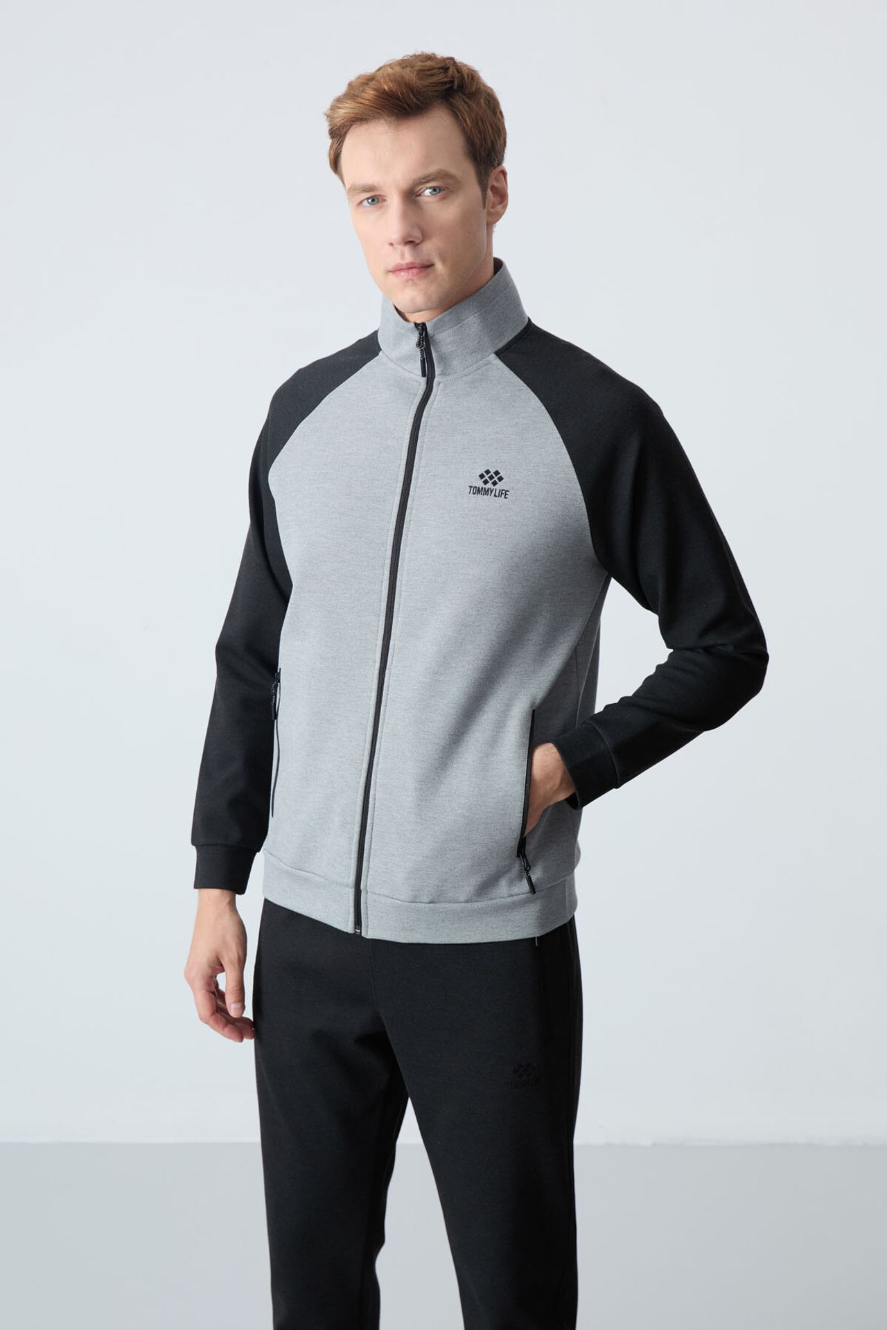 TOMMY Men's Color-blocked Knit Active Set 4