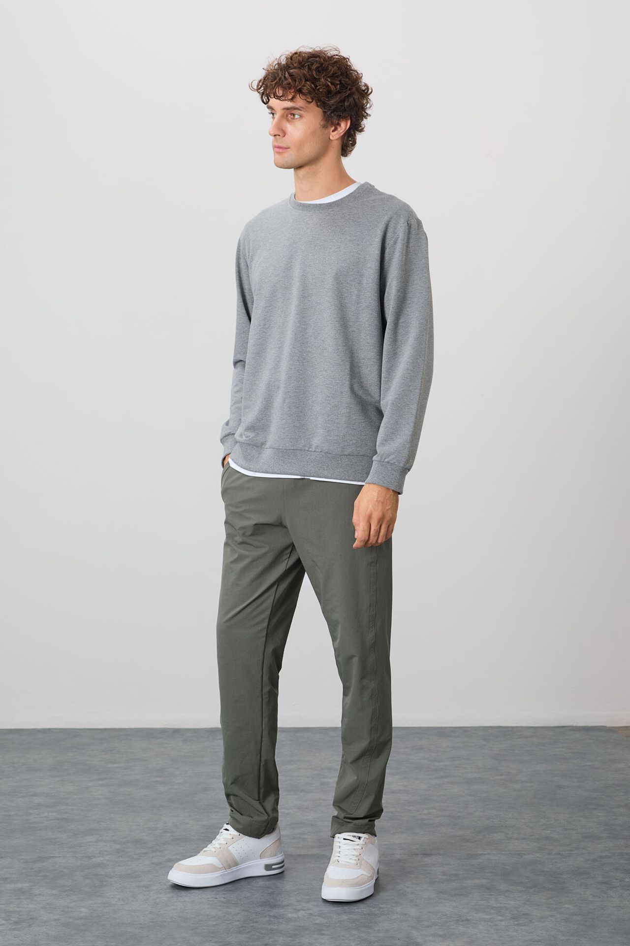 TOMMY Men's Plain Crew Neck Sweatshirt 3