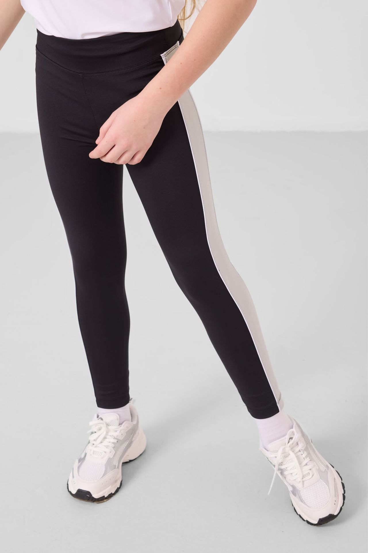 TOMMY Youth Active Set 4