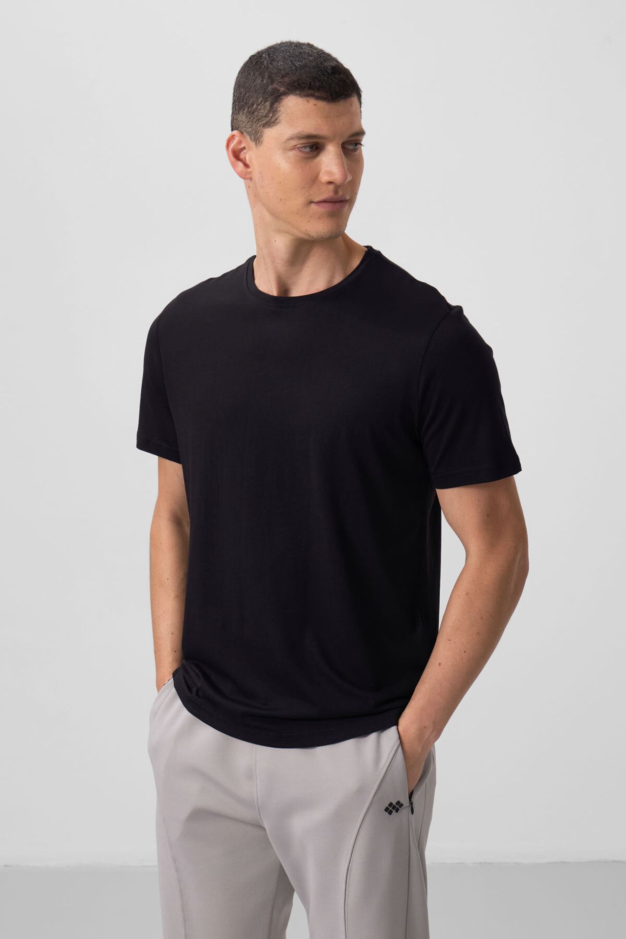TOMMY Comfort Fit Crew Neck T-Shirt 3