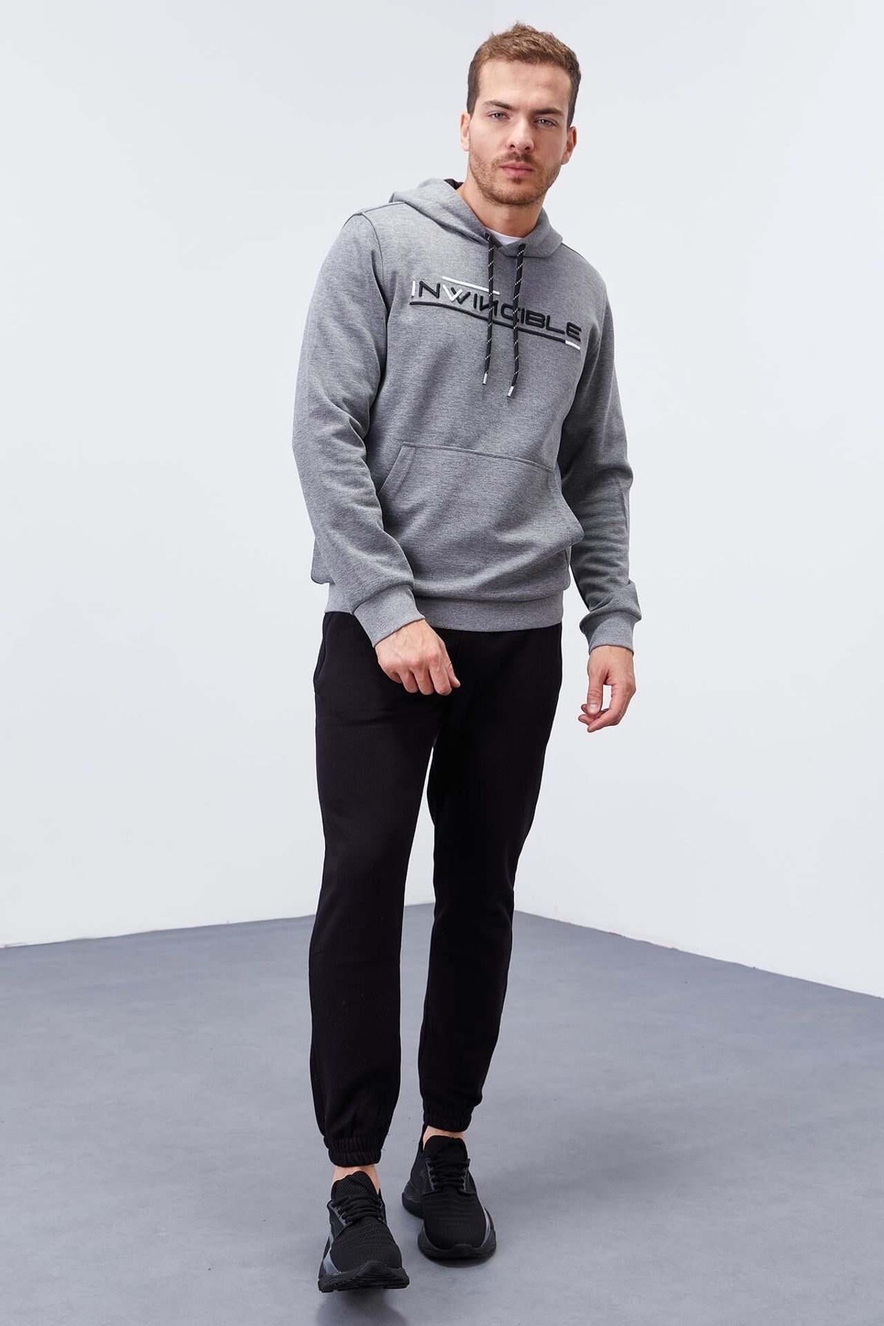 TOMMY Men's Printed Hooded Sweatshirt With Pocket 4