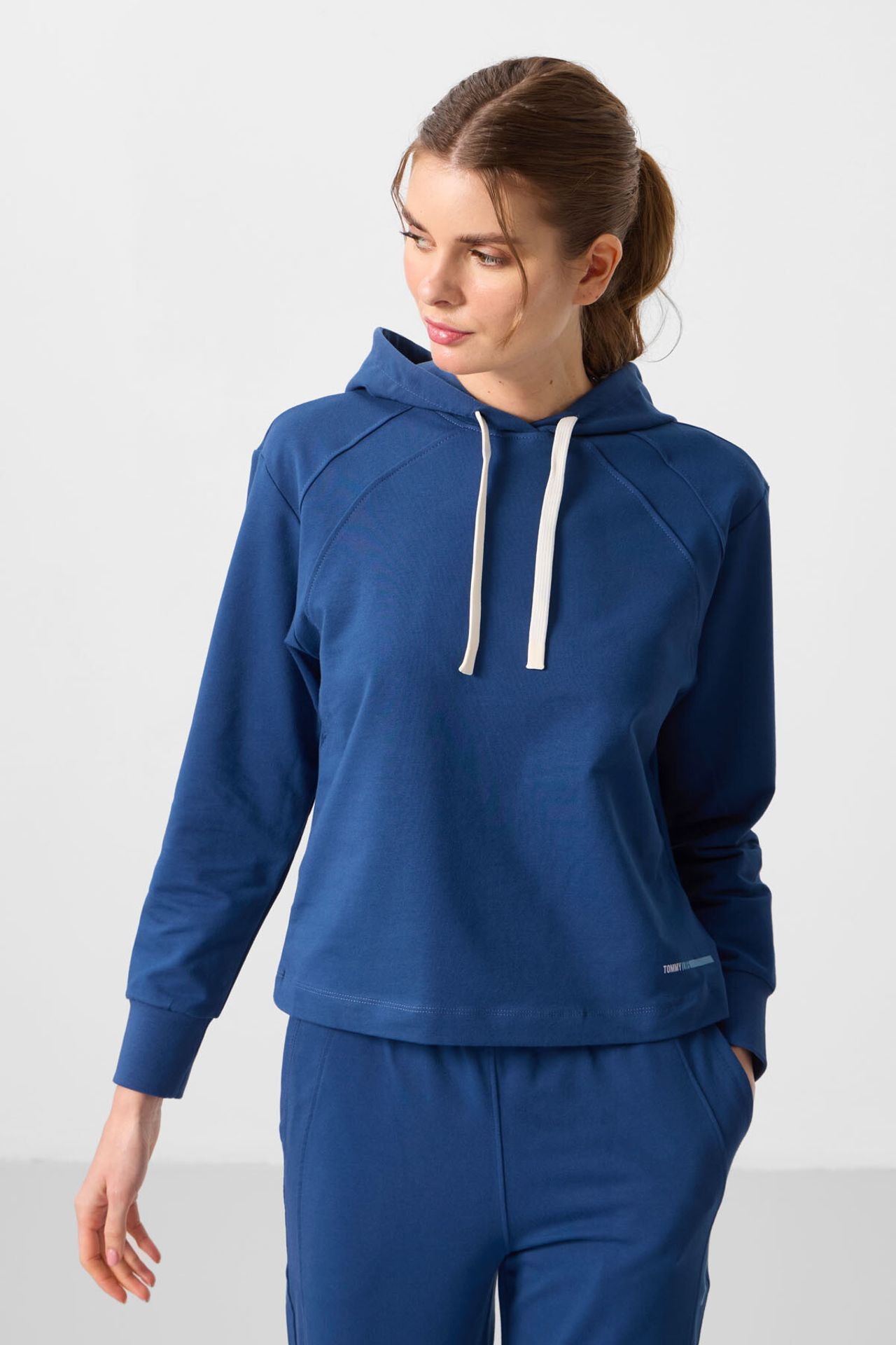 TOMMY Oversized Hooded Sweatshirt And Pants Set 2