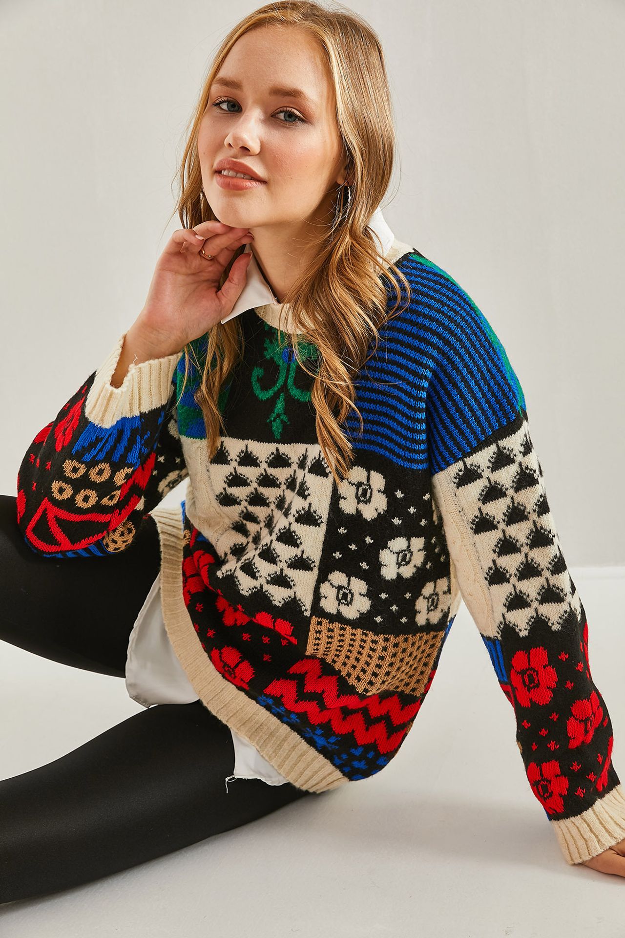 LUCCI Thick Abstract Ribbed Knit Sweater with Crew Neck 5