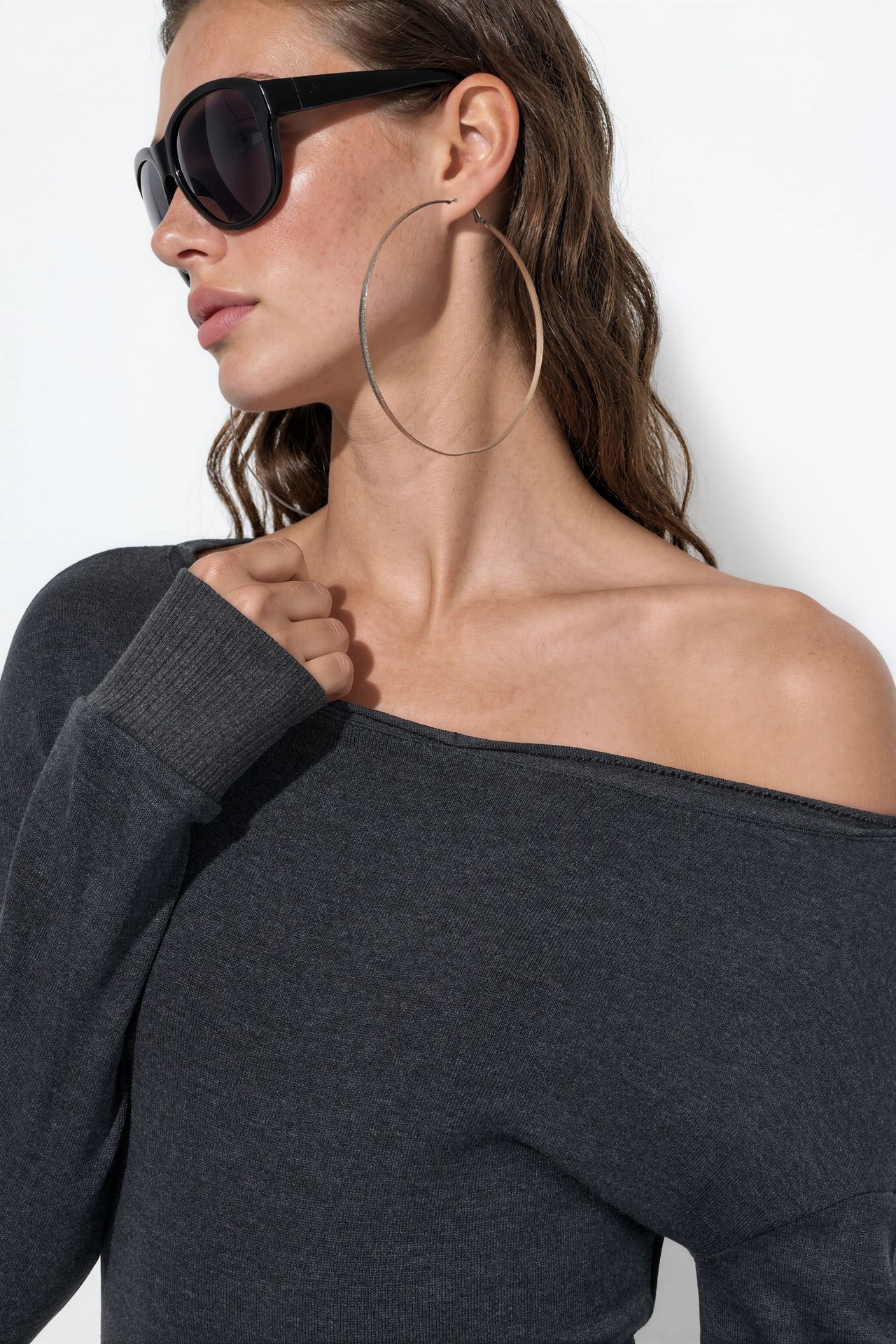 BUSEM Women's Cropped Ribbed Crew Neck Sweater 4