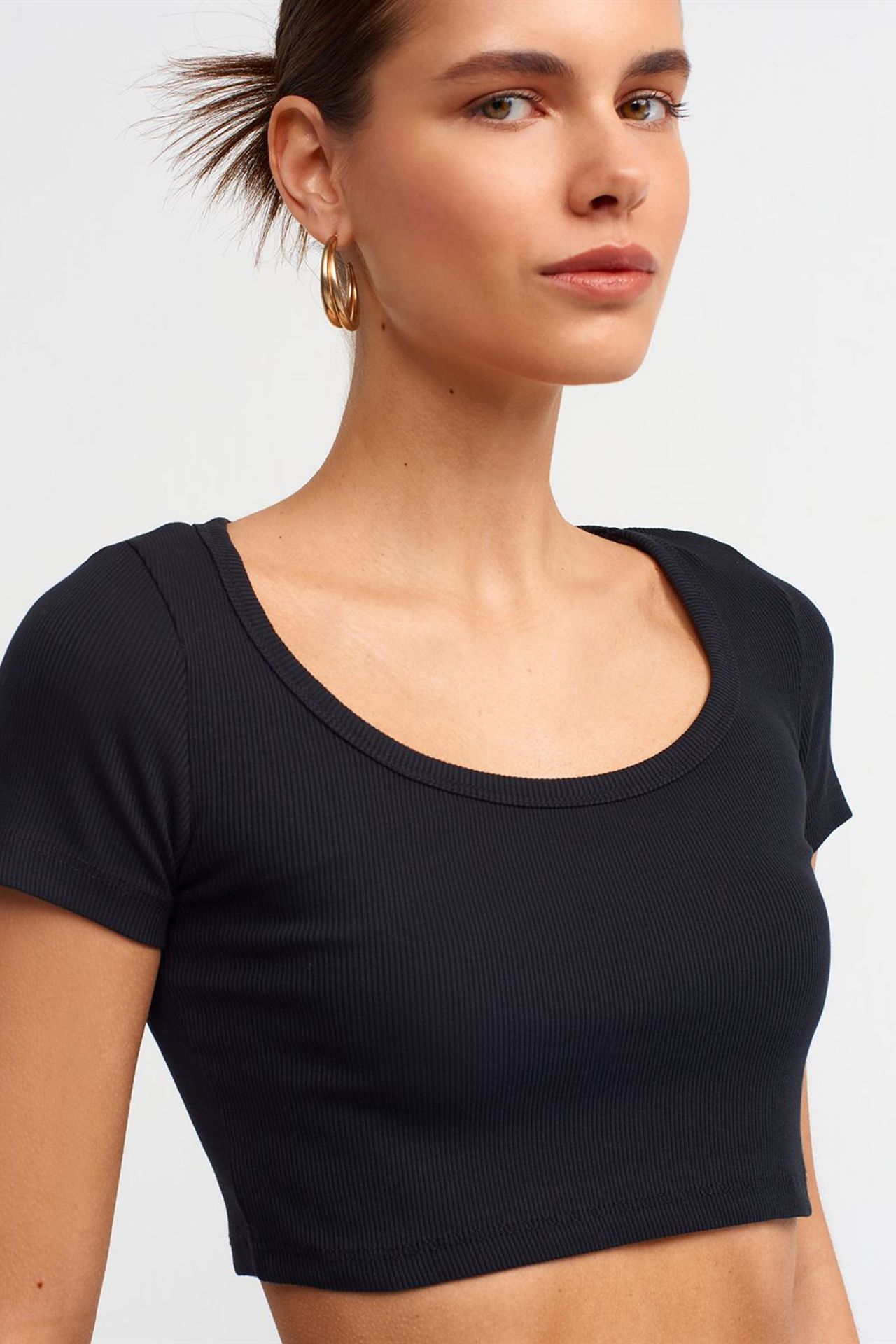 DILVIN Women's Ribbed Crop T-Shirt 4