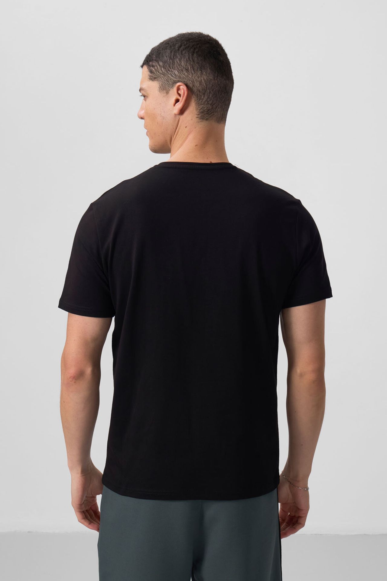 TOMMY Men's Cotton Elastane V-Neck T-Shirt 6
